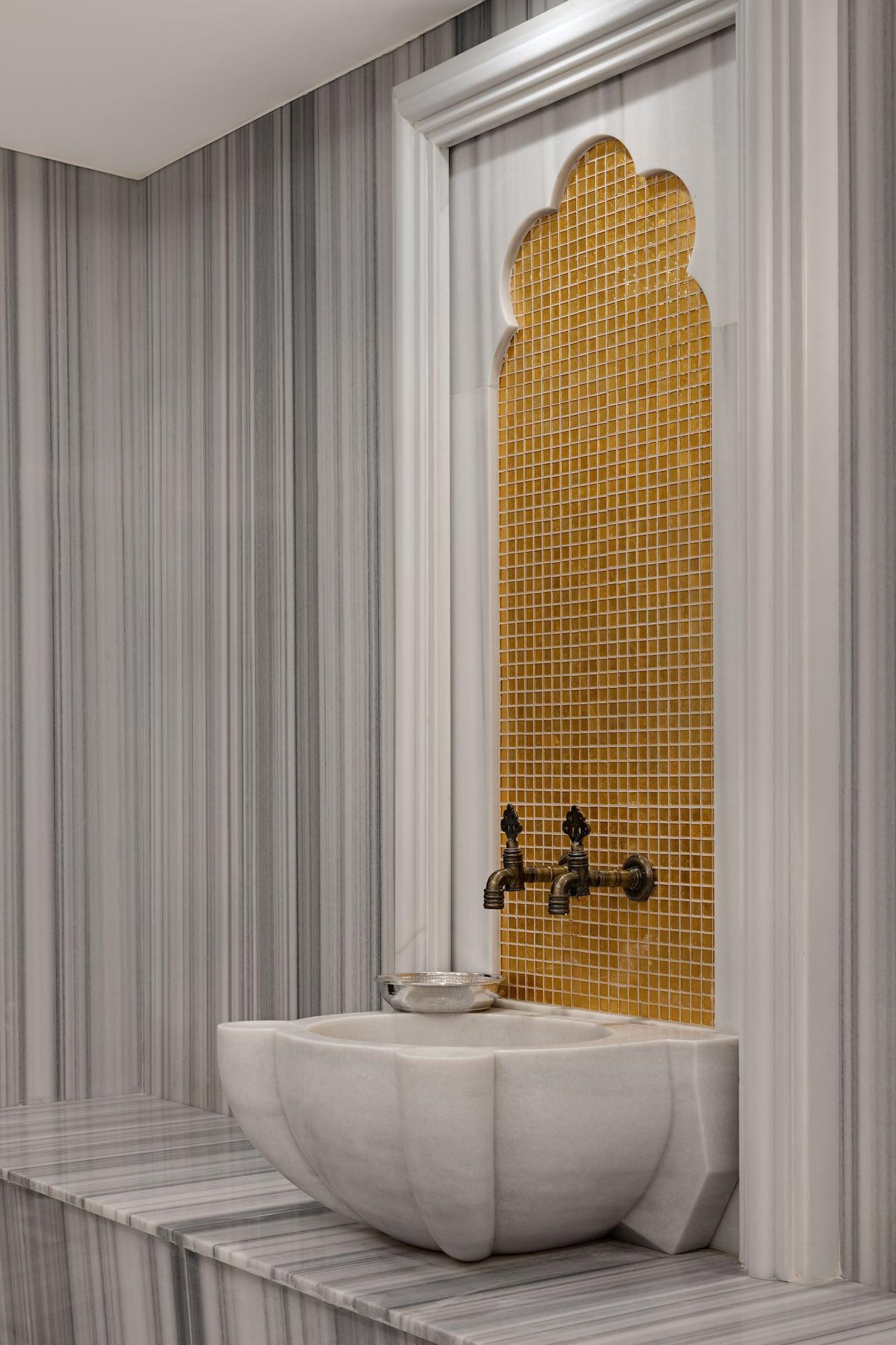 Spa Gleam Collection Hotel