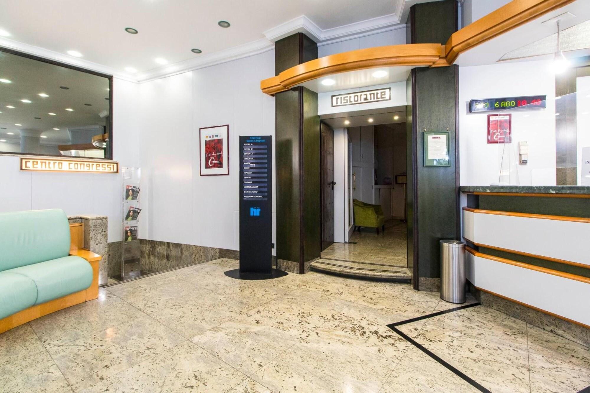 Vista Lobby Hotel Turin Royal