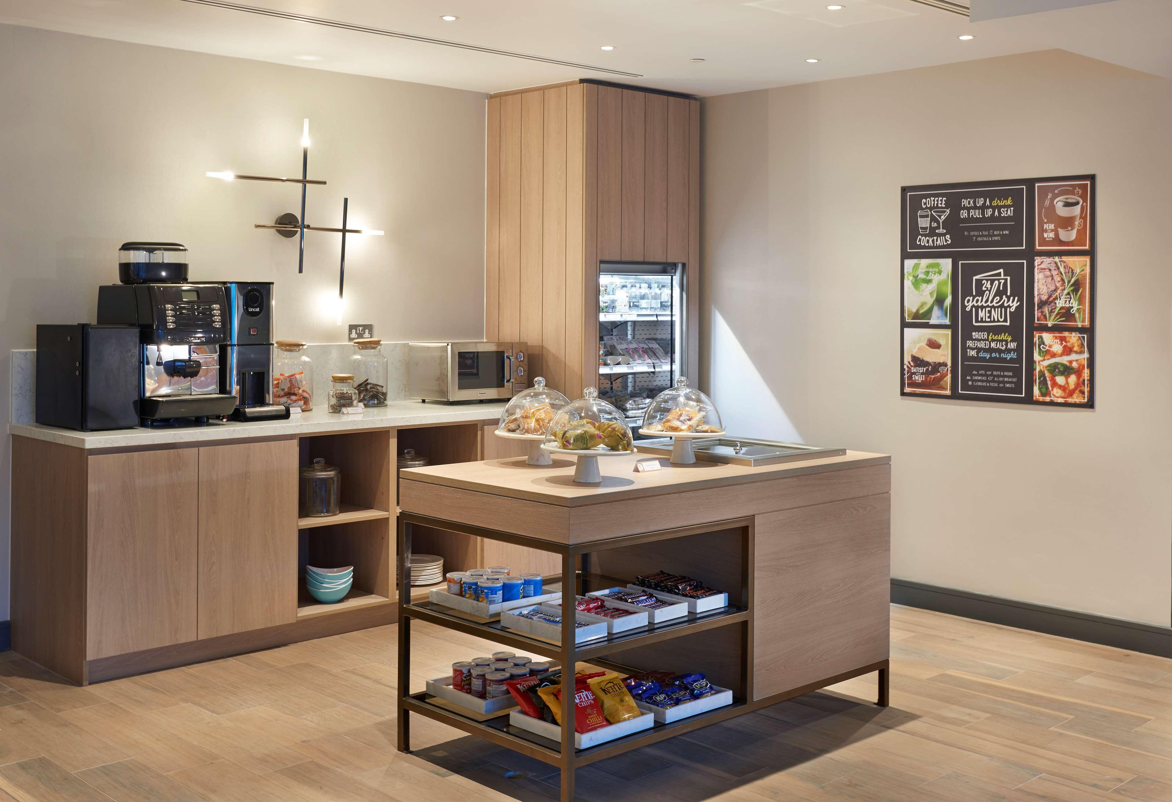 Vista Lobby Hyatt Place London Heathrow Airport