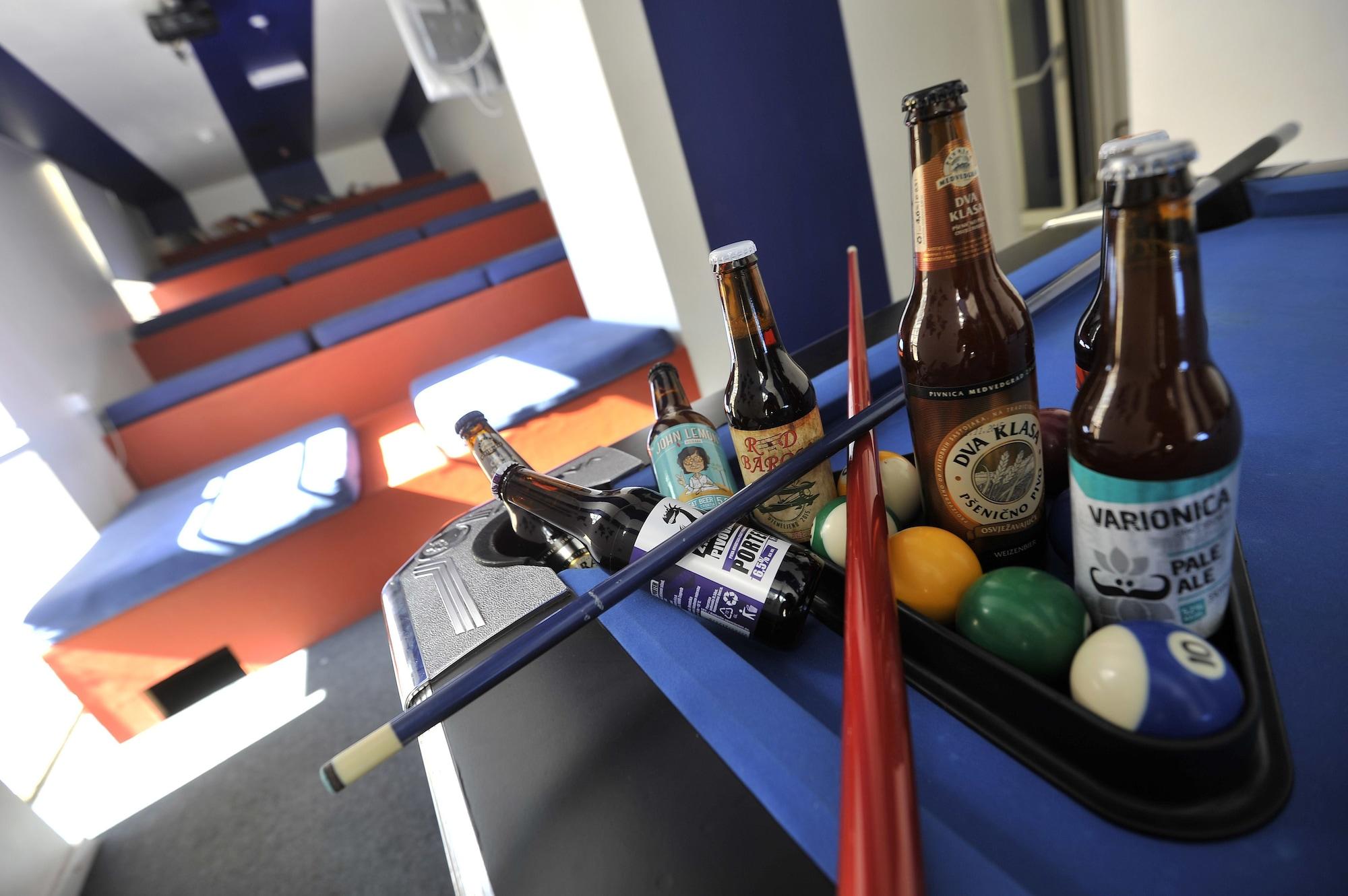 Instalaciones Recreativas Boutique Hostel Forum