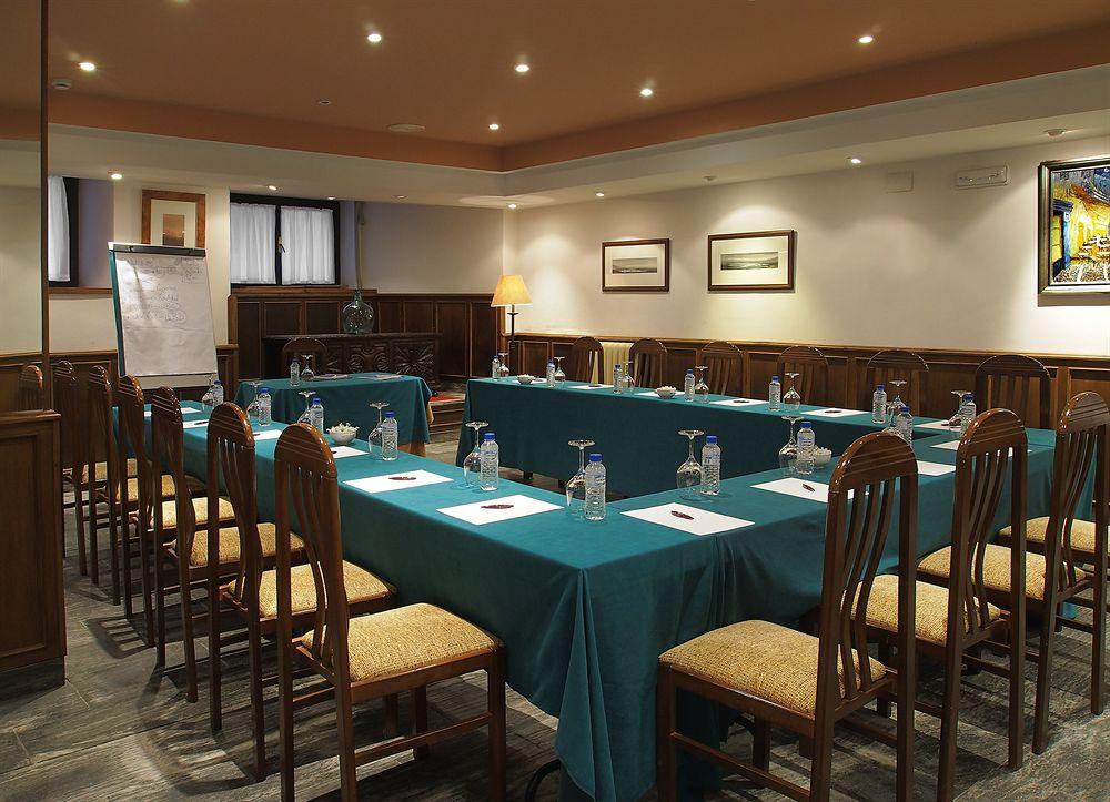Sala de Reuniones Hotel y Apartamentos Arias