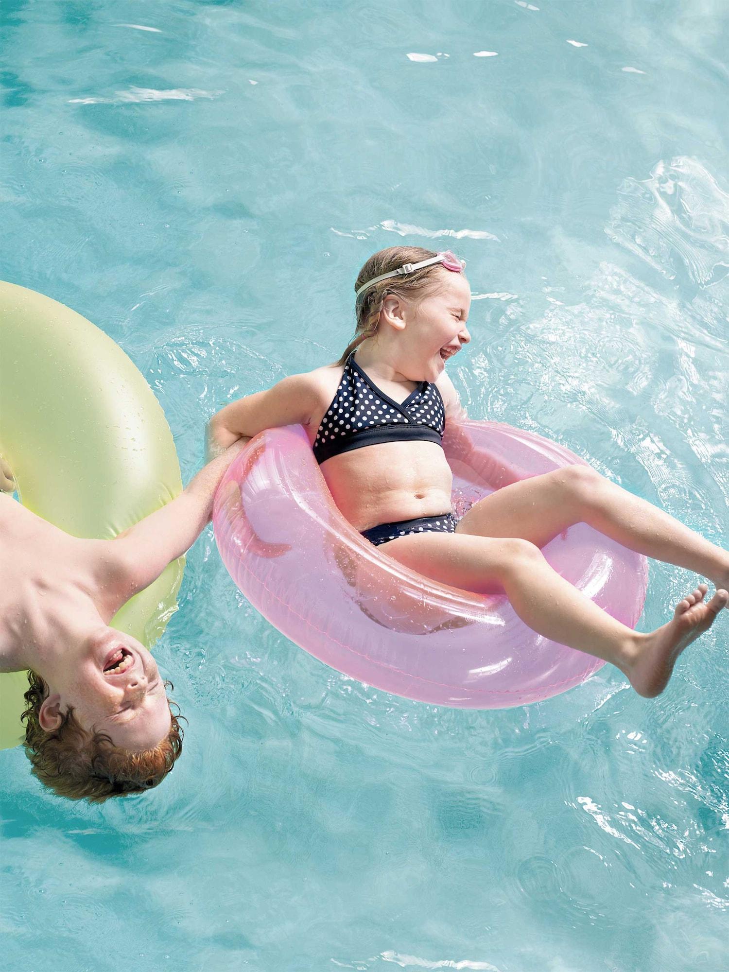 Vista Piscina Country Inn & Suites by Radisson, Cedar Rapids Airport, IA
