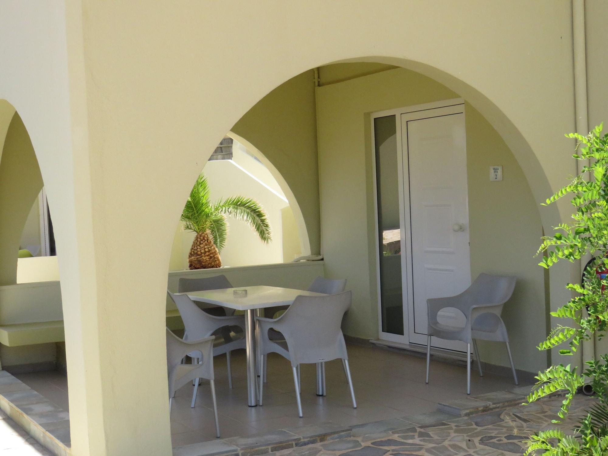 Vista Exterior Blue Beach Villas Apartments