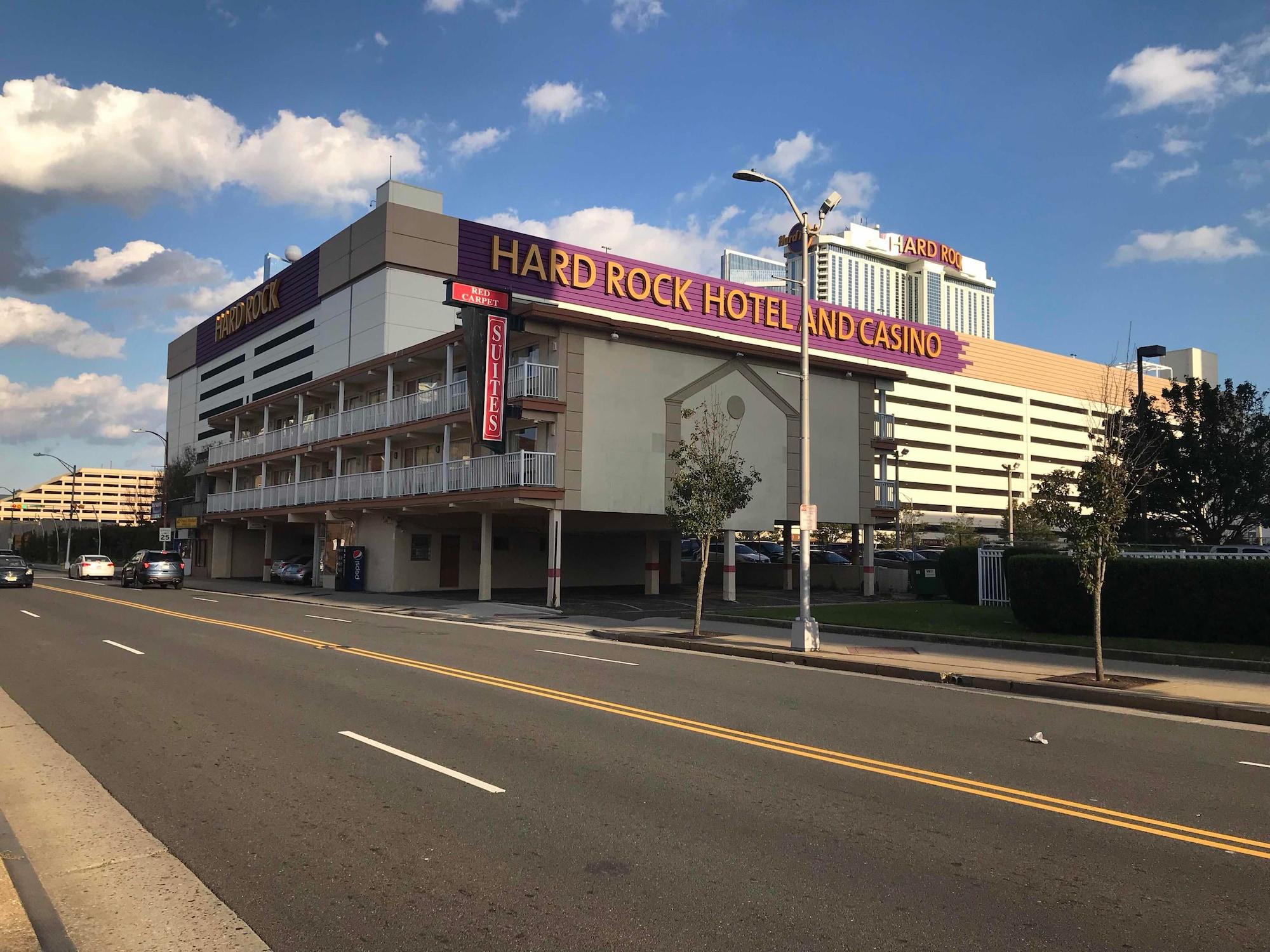 Varios Red Carpet Inn & Suites