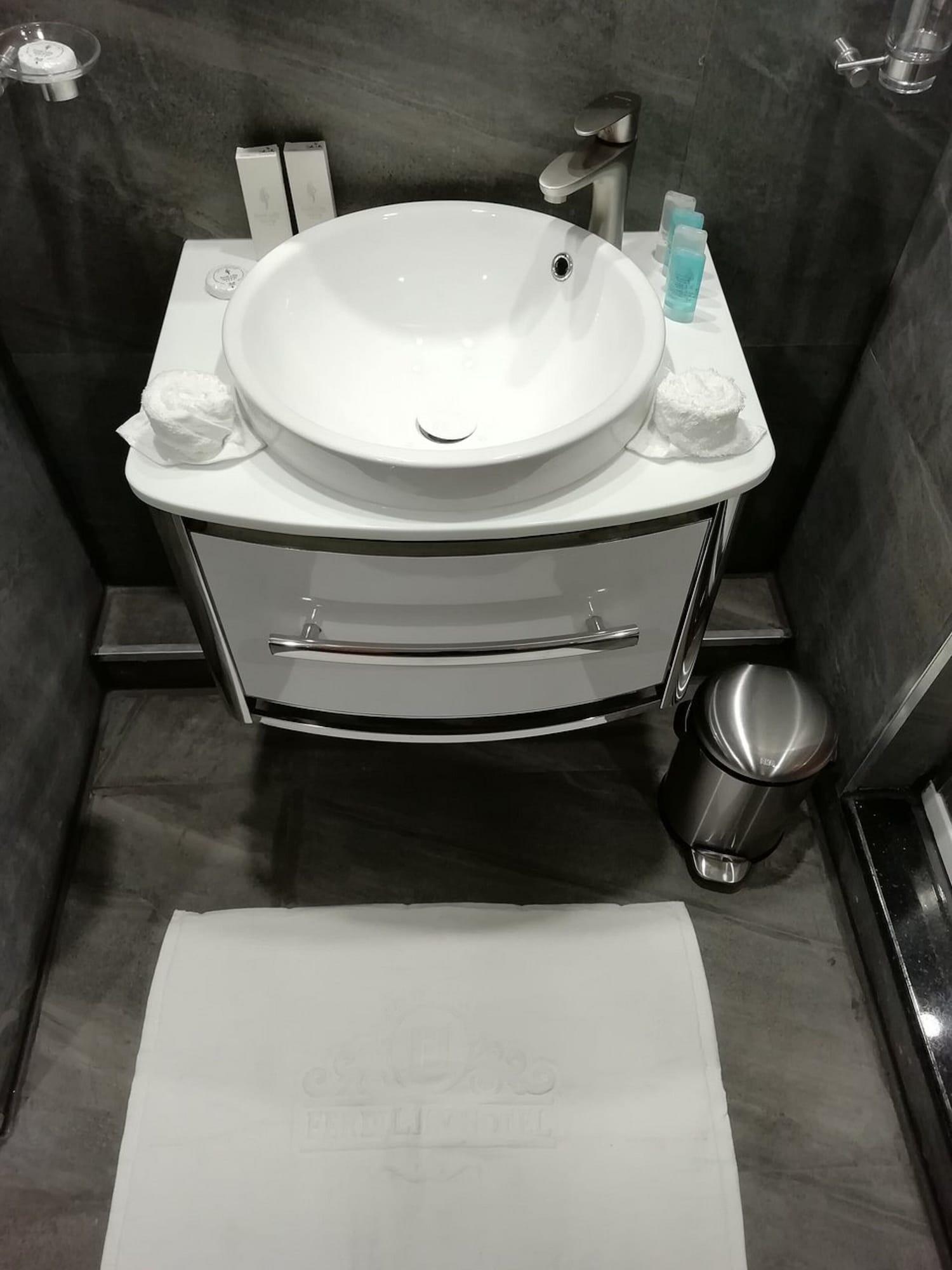 Equipamiento de Habitación Ferdi Lilly