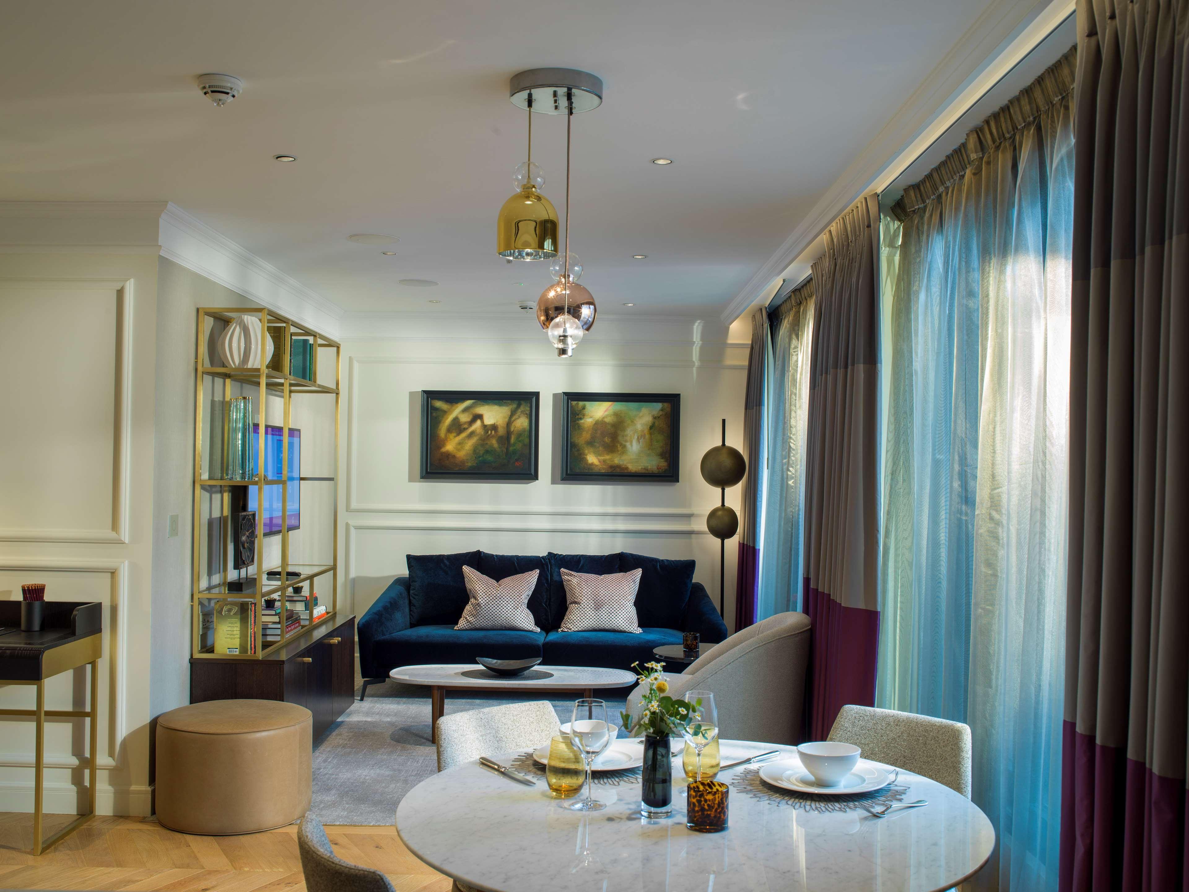 Vista Exterior The Guardsman Hotel and Residences