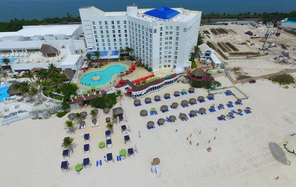 Sunset Royal Beach Resort - All Inclusive - Hoteles cerca de Playa Chac Mool en Cancún