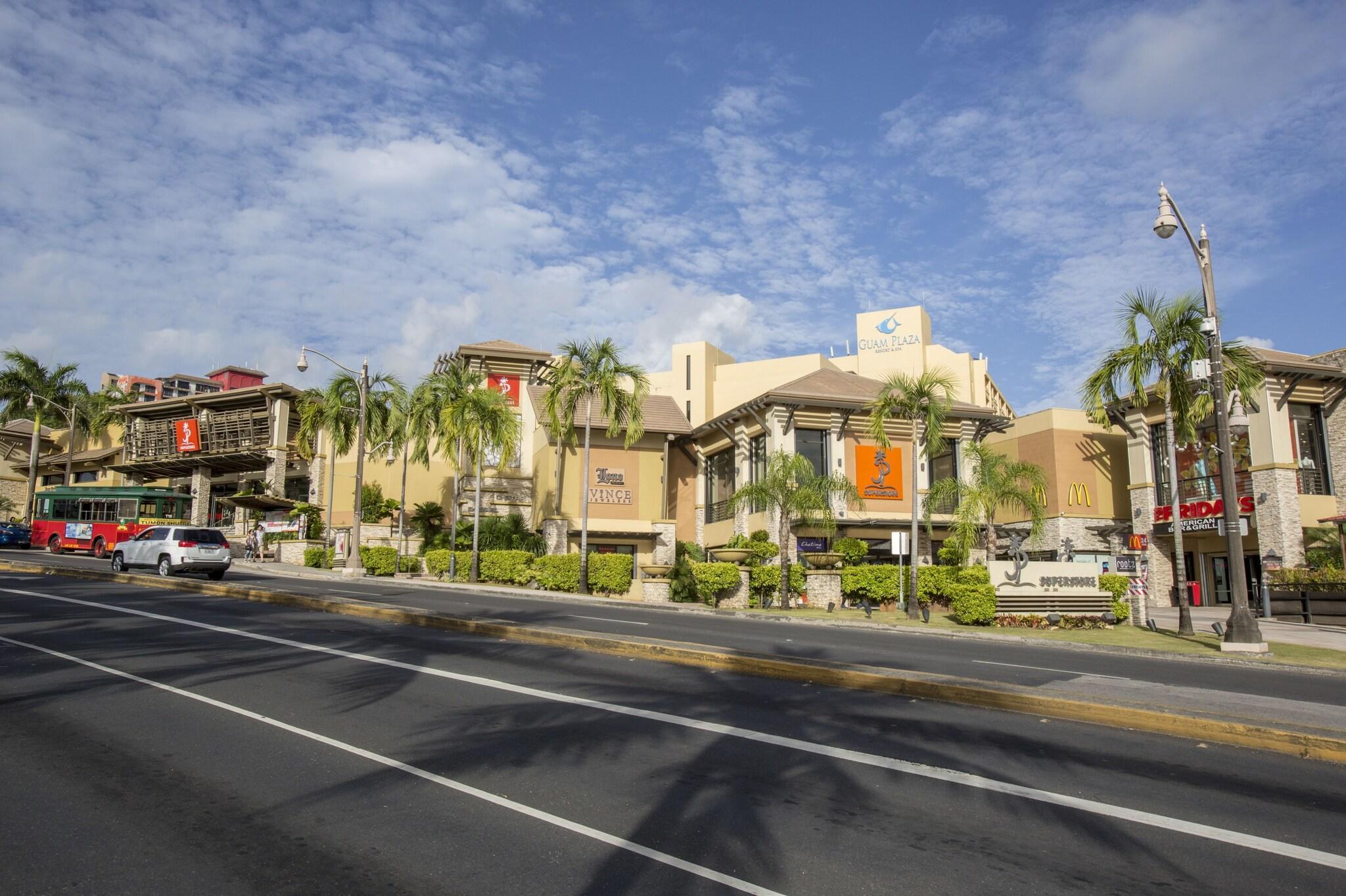 Vista Exterior Guam Plaza Resort