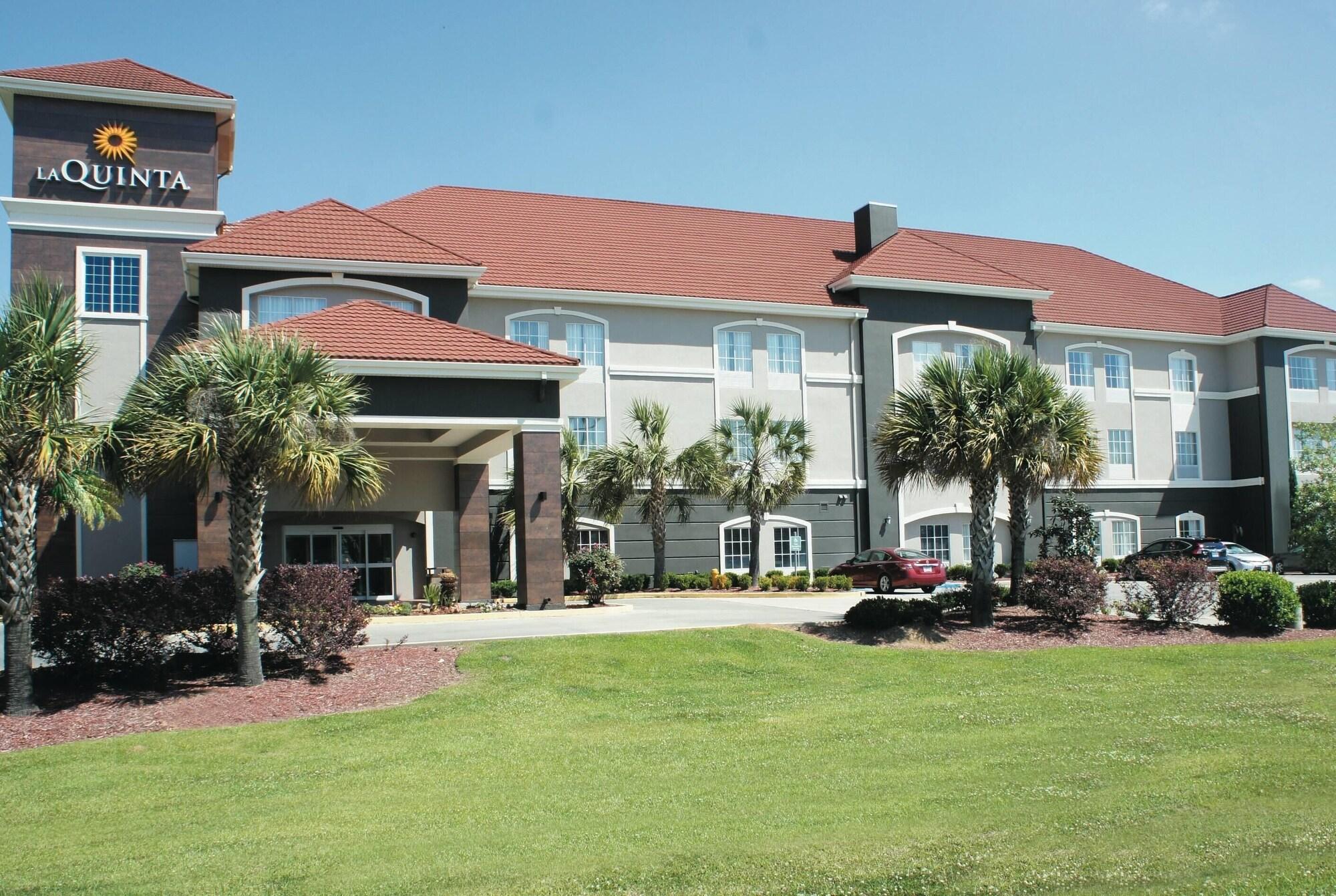 Vista Exterior La Quinta Inn & Suites by Wyndham Baton Rouge Denham Springs