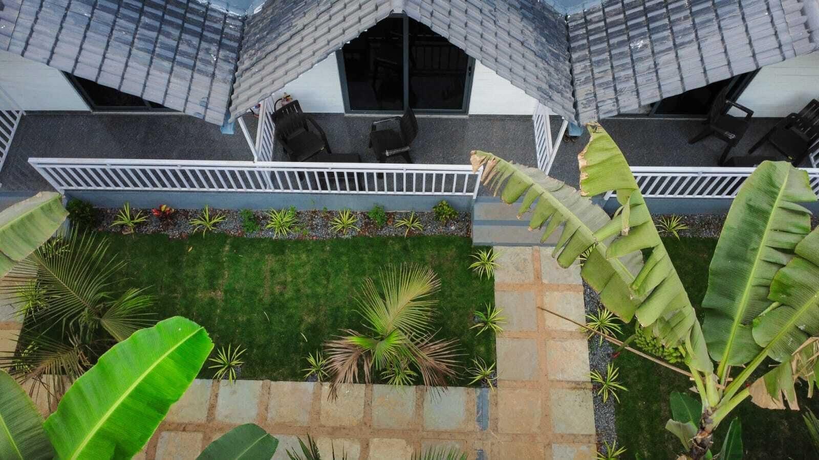 Vista Exterior White Tree Resort