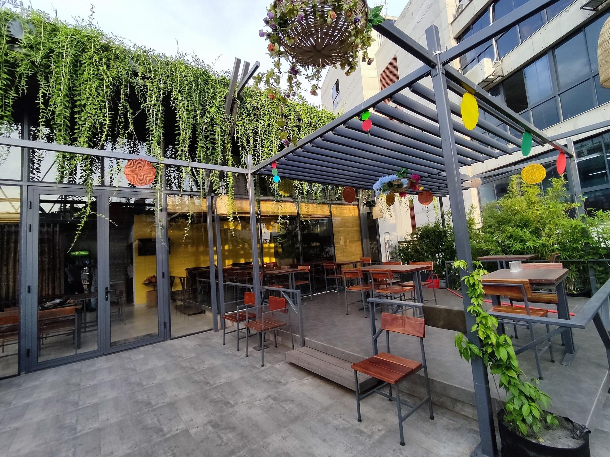 Vista Exterior Hotel Nandini