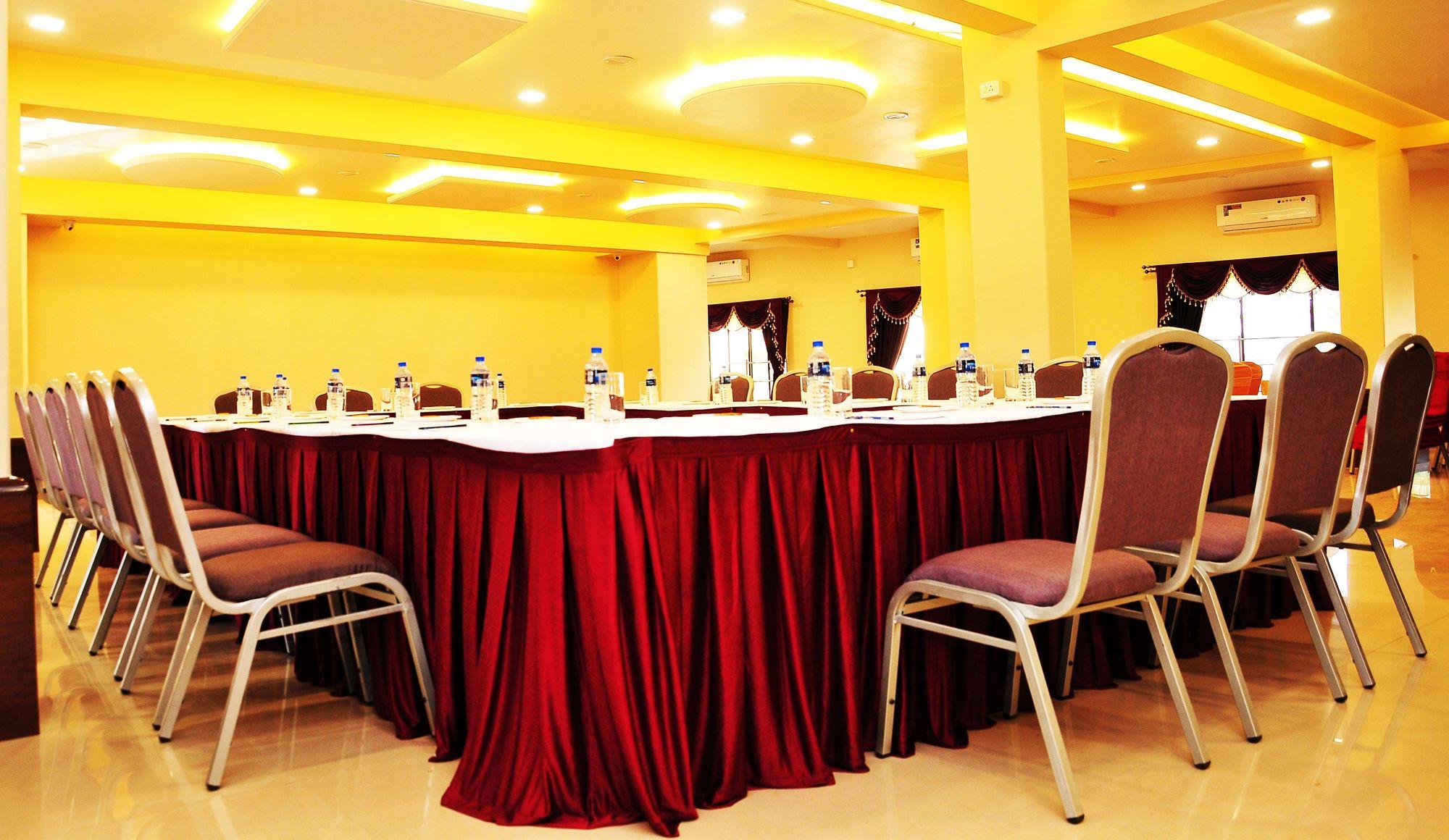 Sala de Reuniones Aakash Hotel
