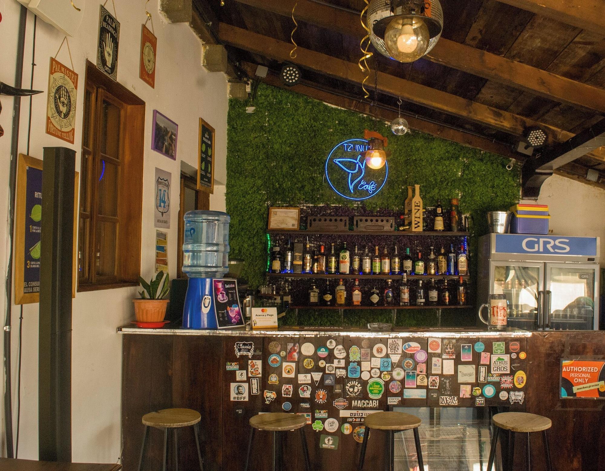 Bar/Salón Tzunun Hostel