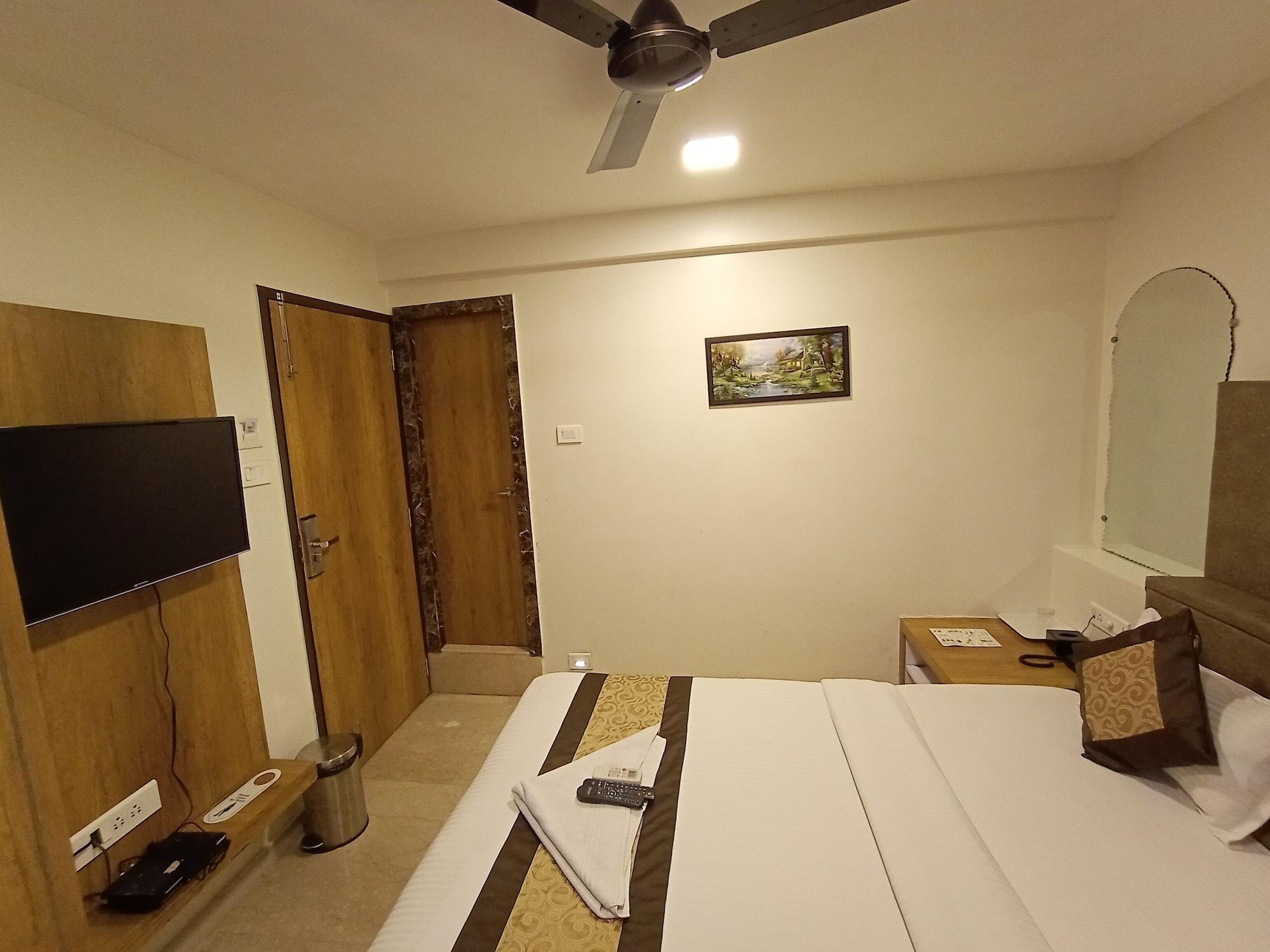 Vista Lobby Colaba Suites