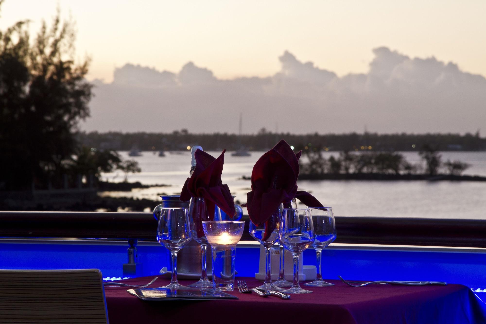 Restaurant Azure Beach Boutique Hotel