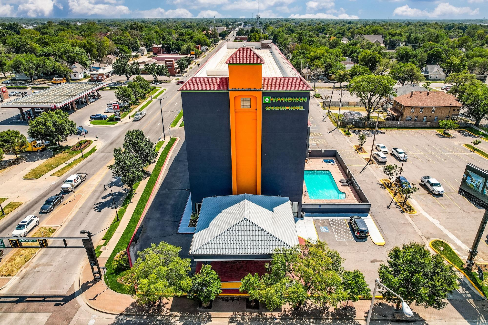 Vista Exterior Wyndham Garden Wichita Downtown