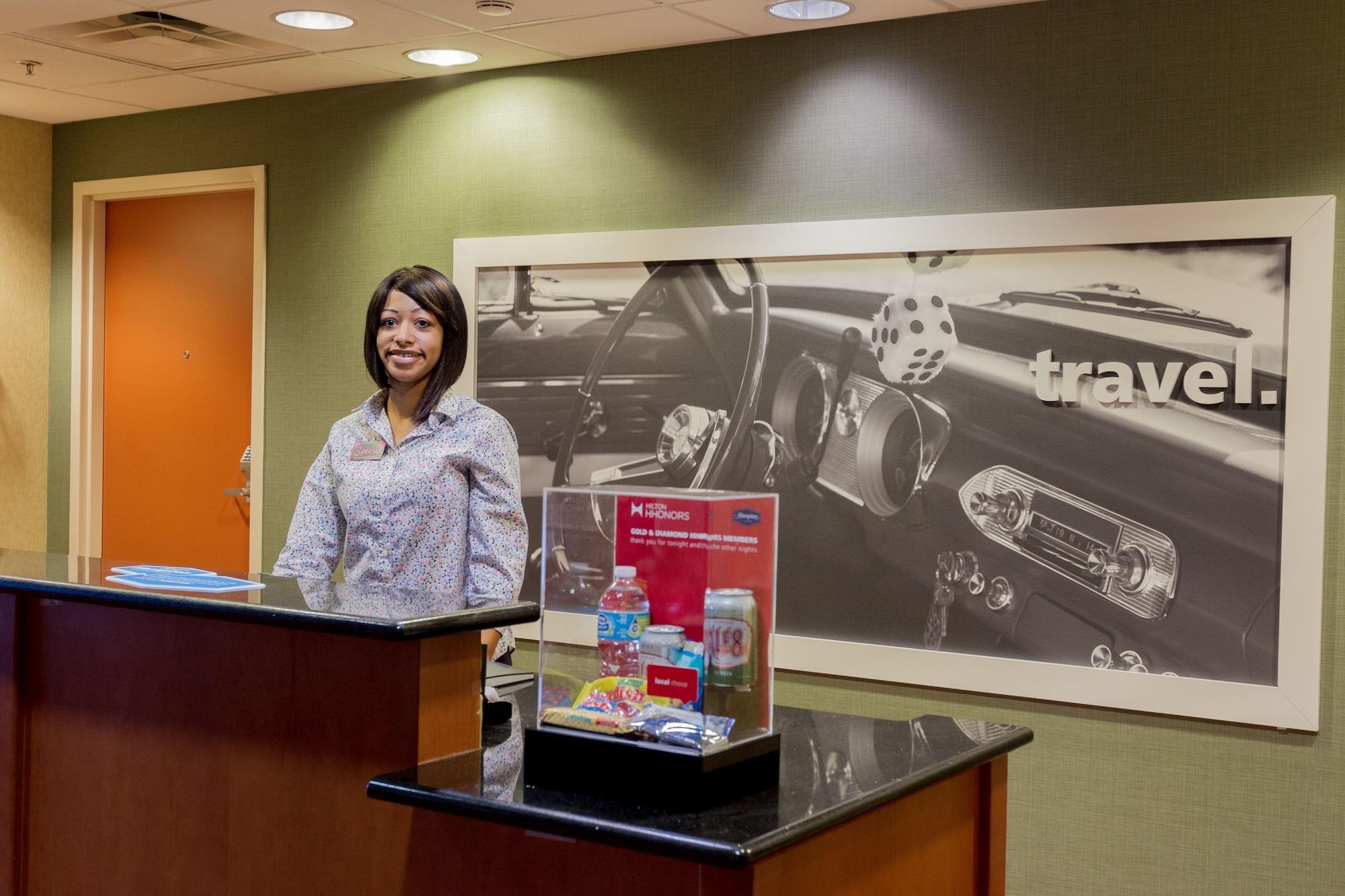 Vista Lobby Hampton Inn & Suites Radcliff - Fort Knox