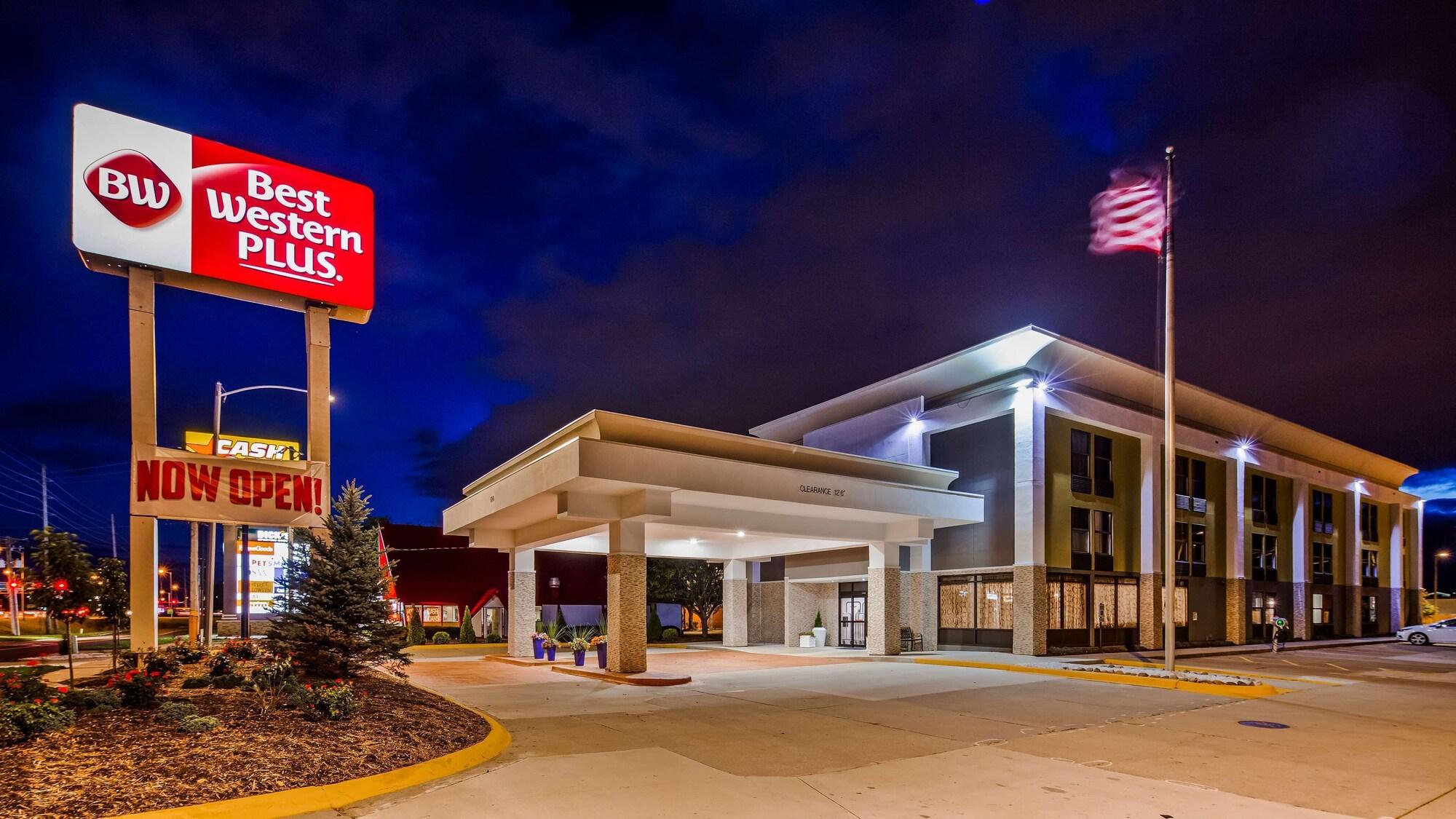 Vista Exterior Best Western Plus Bloomington East Hotel