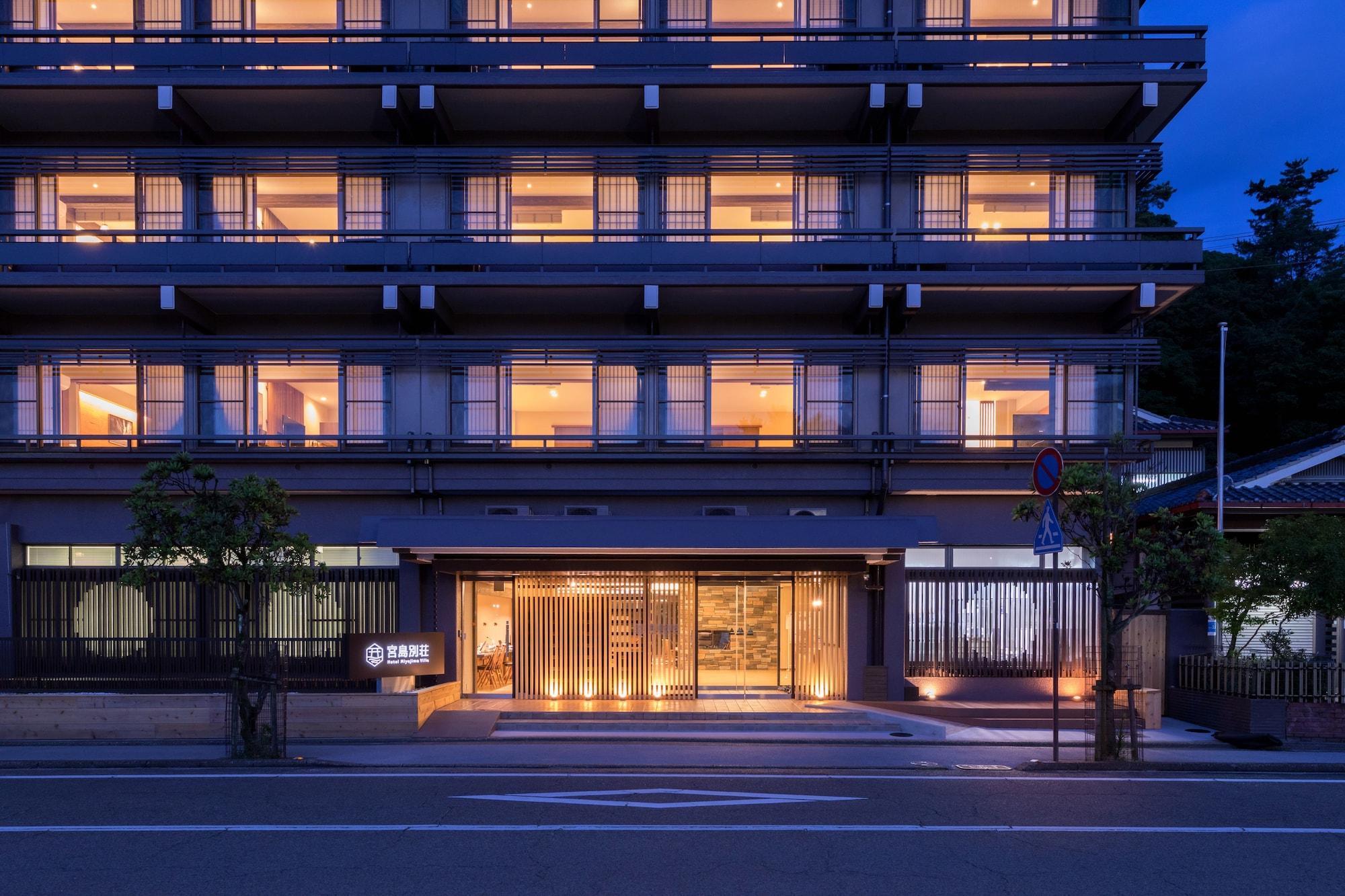 Vista Exterior Hotel Miyajima Villa