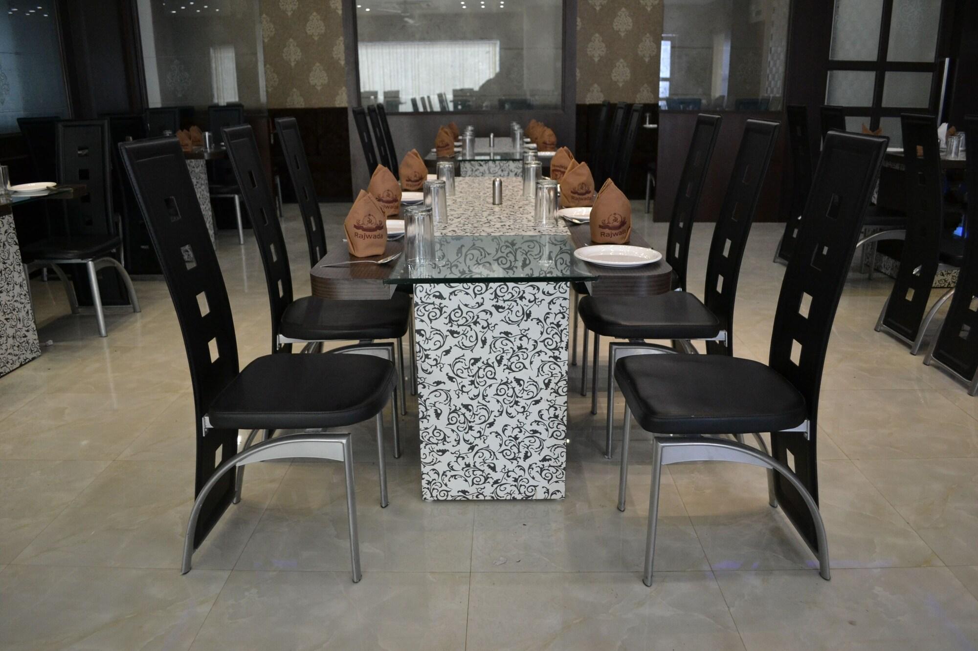 Restaurant The Grand Rajwada