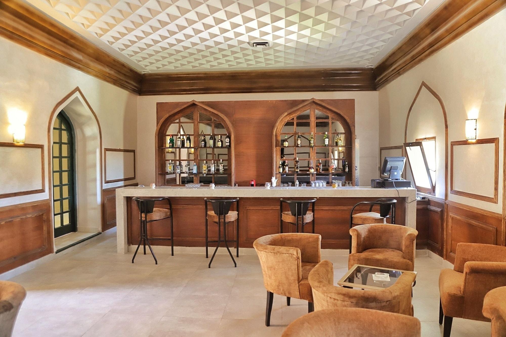 Varios Hotel Parador