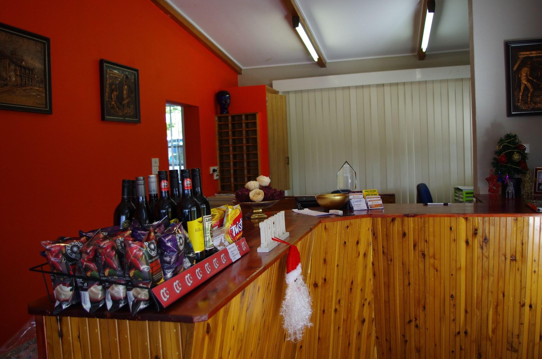 Vista Lobby Cobar Copper City Motel