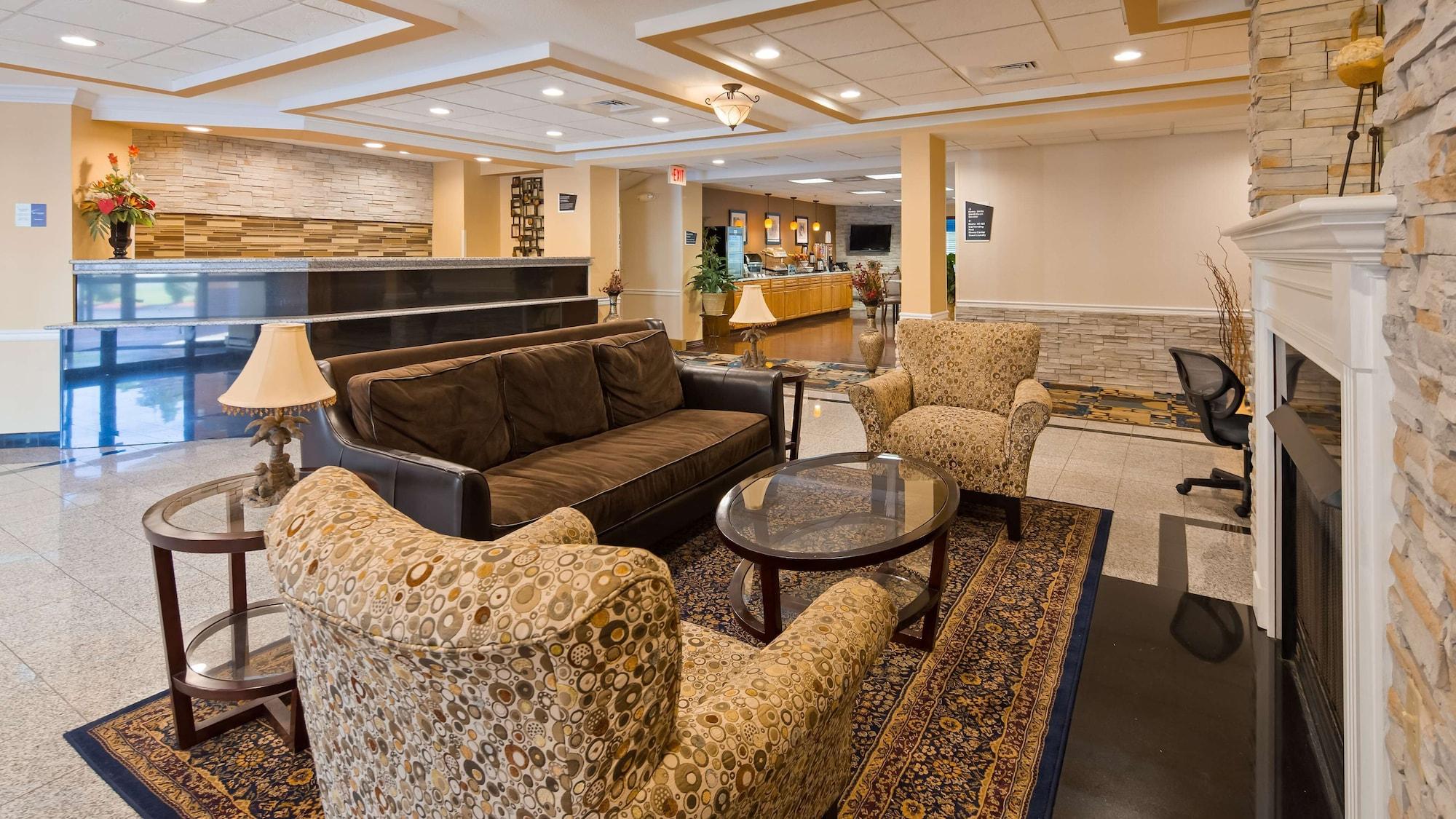Vista Lobby Best Western Plus New England Inn & Suites