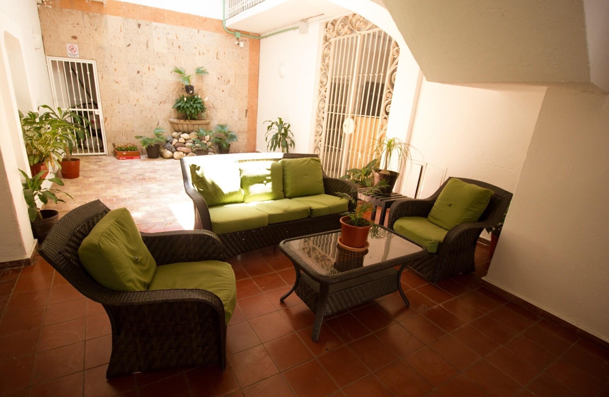 Vista Lobby Suites Plaza del Rio - Family Hotel Malecon Centro