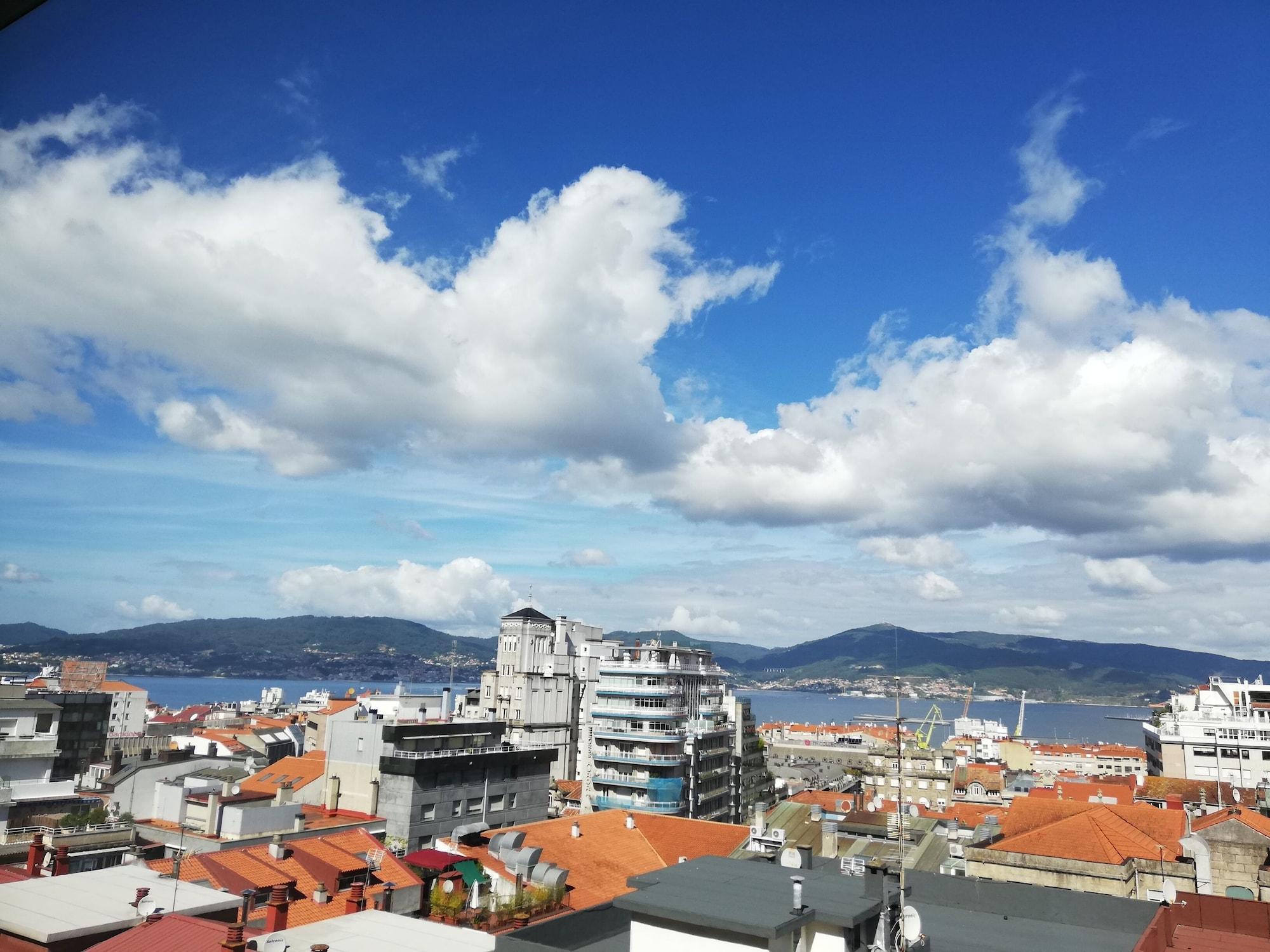 Vista Exterior Hotel Silken Axis Vigo