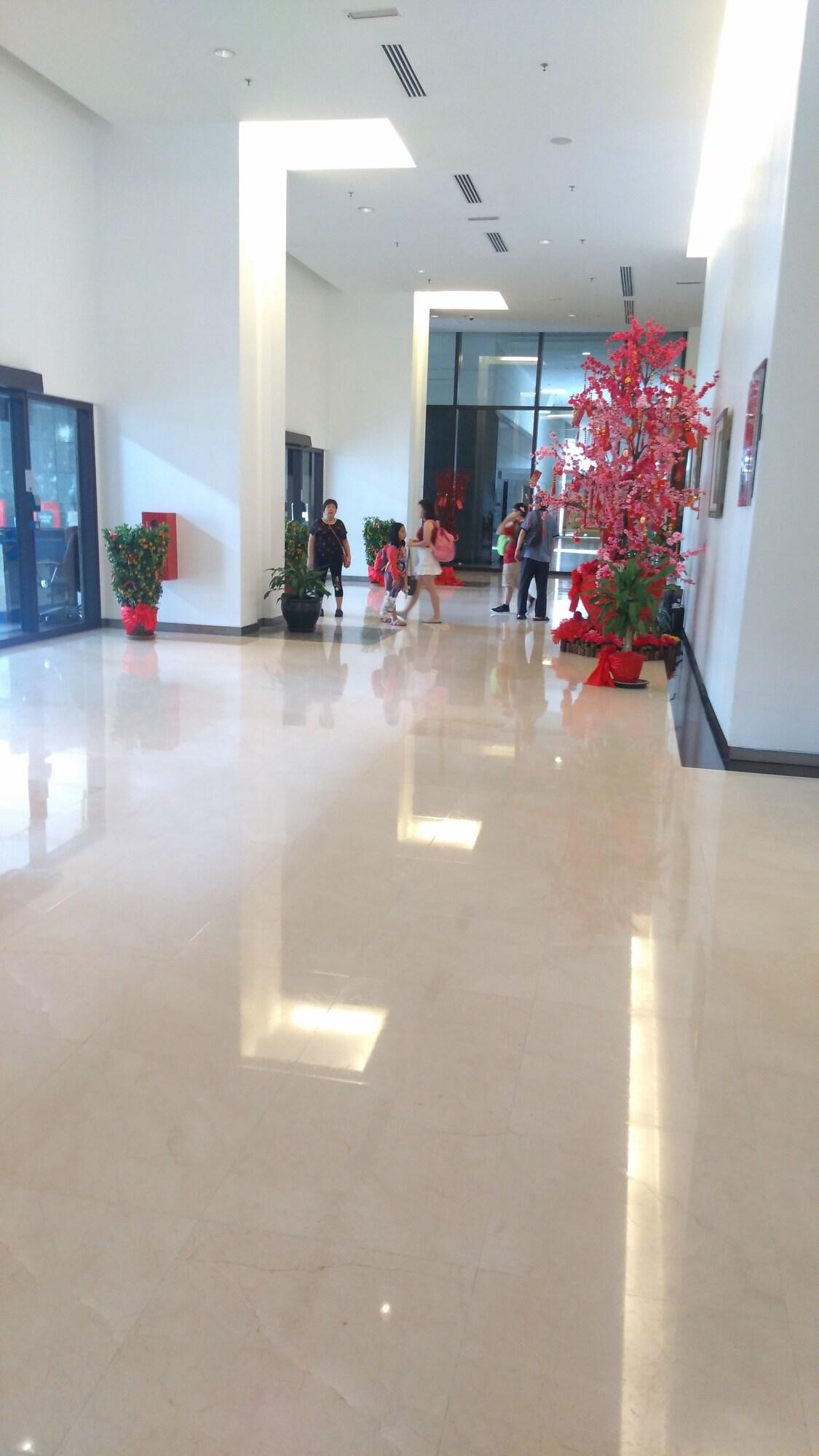 Vista Lobby Peaceful Service Suite At Times Square