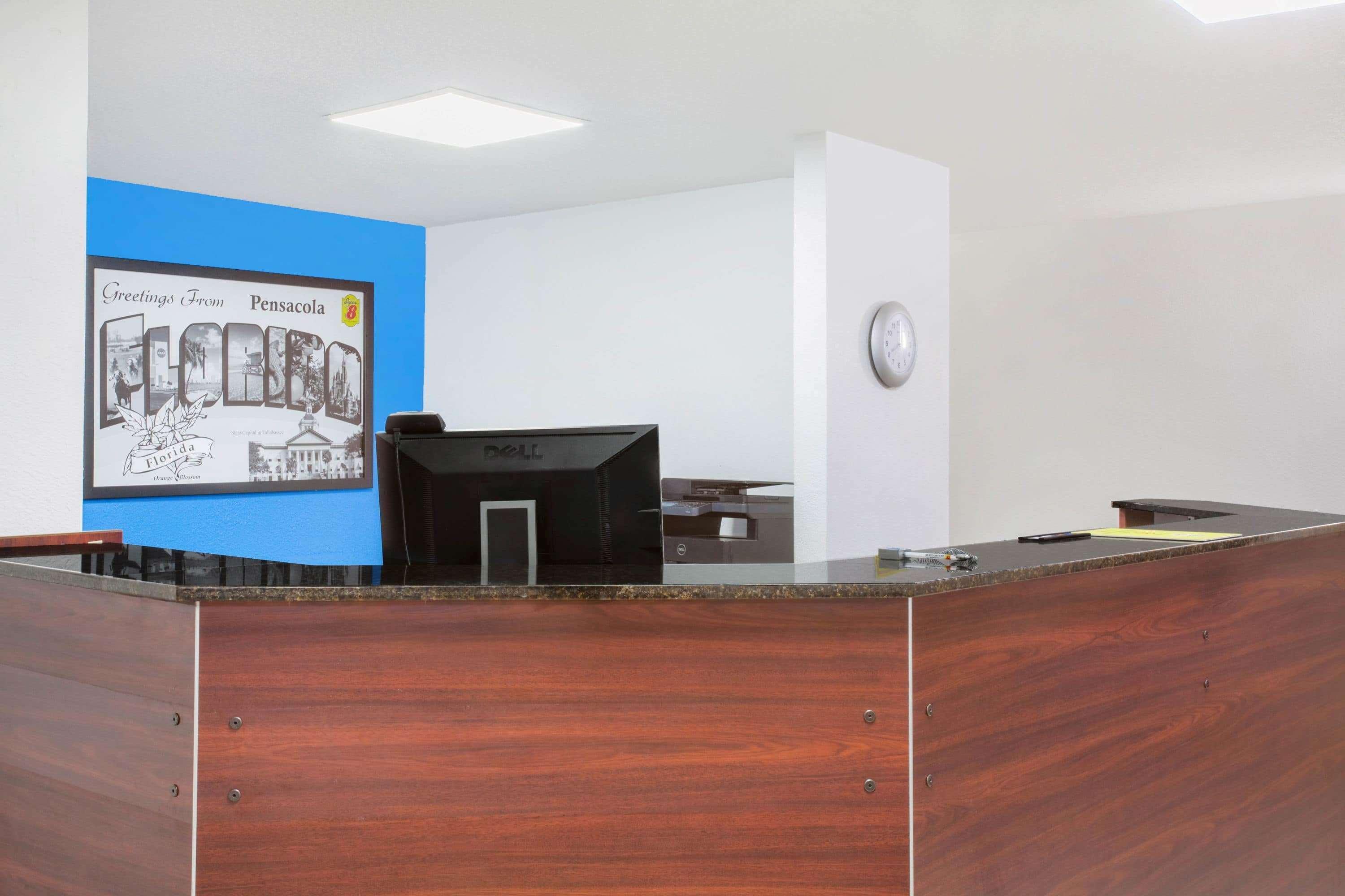 Vista Lobby Super 8 by Wyndham Pensacola