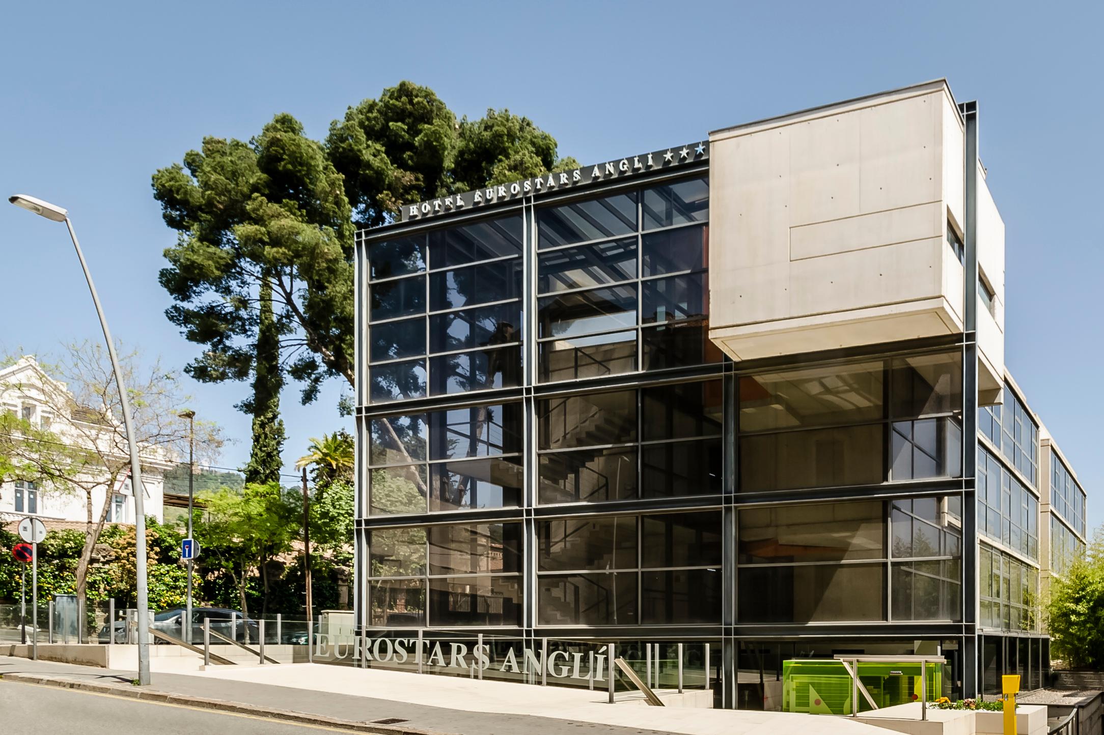 Vista Exterior Ikonik Angli