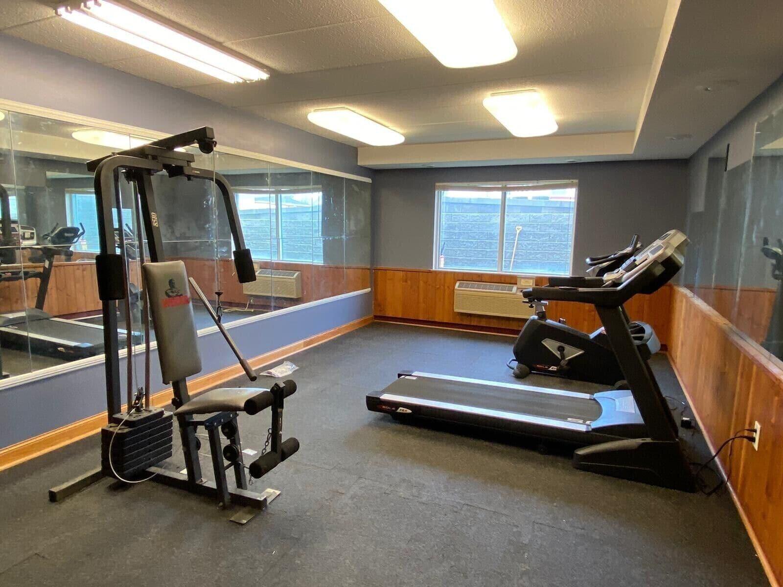 Gimnasio American Inn and Suites