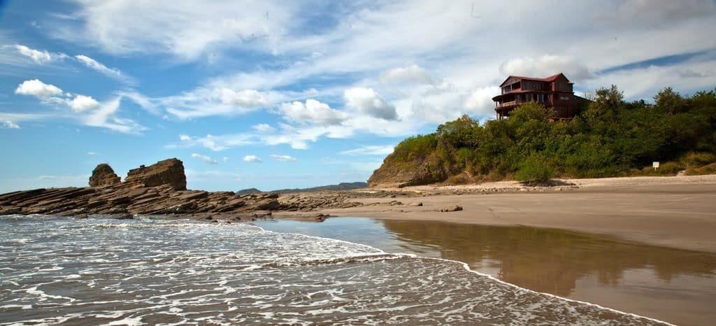 Playa Magnific Rock - Surf Resort & Yoga Retreat Nicaragua - Hostel