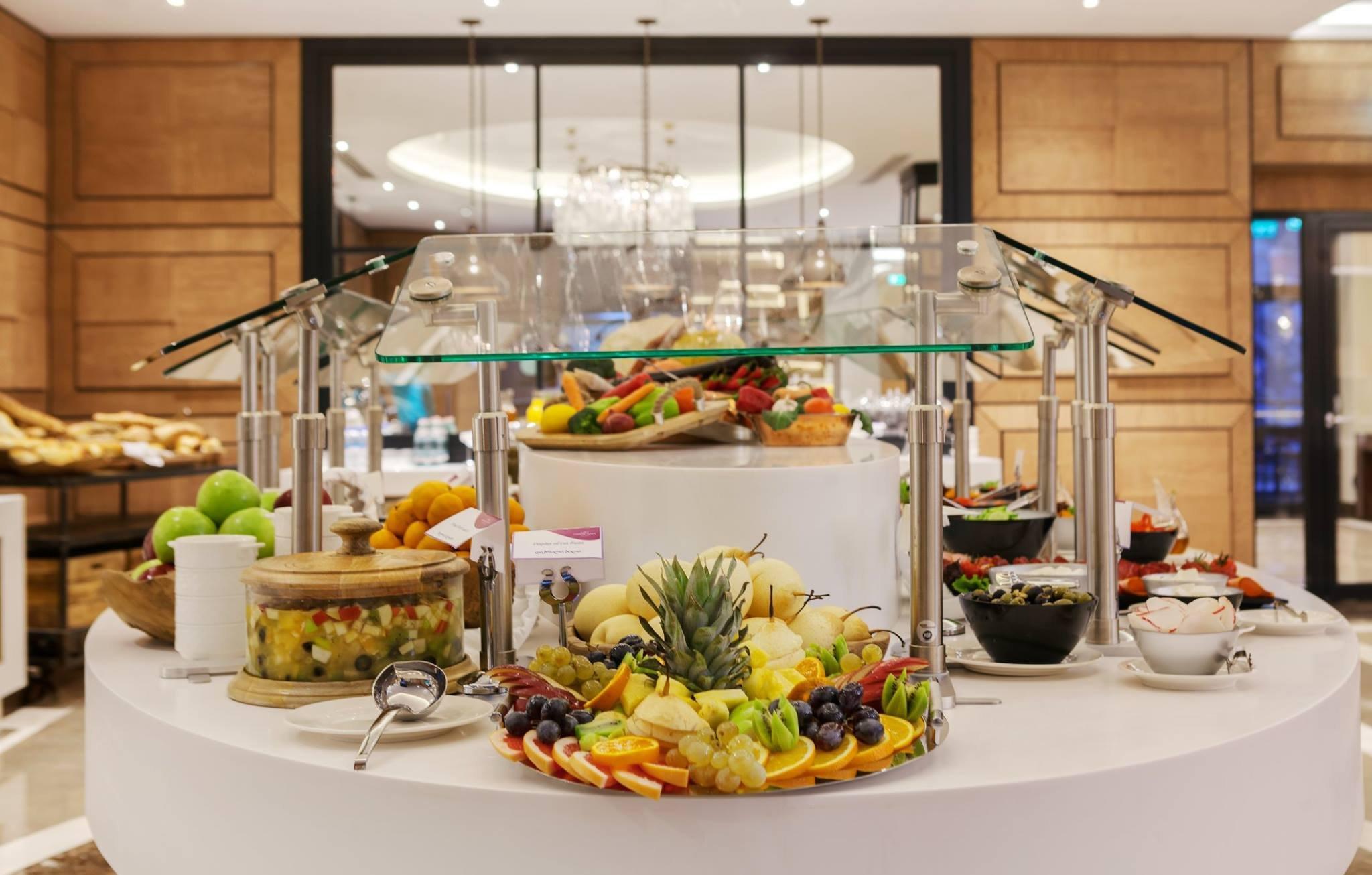 Restaurant Crowne Plaza Borjomi by IHG