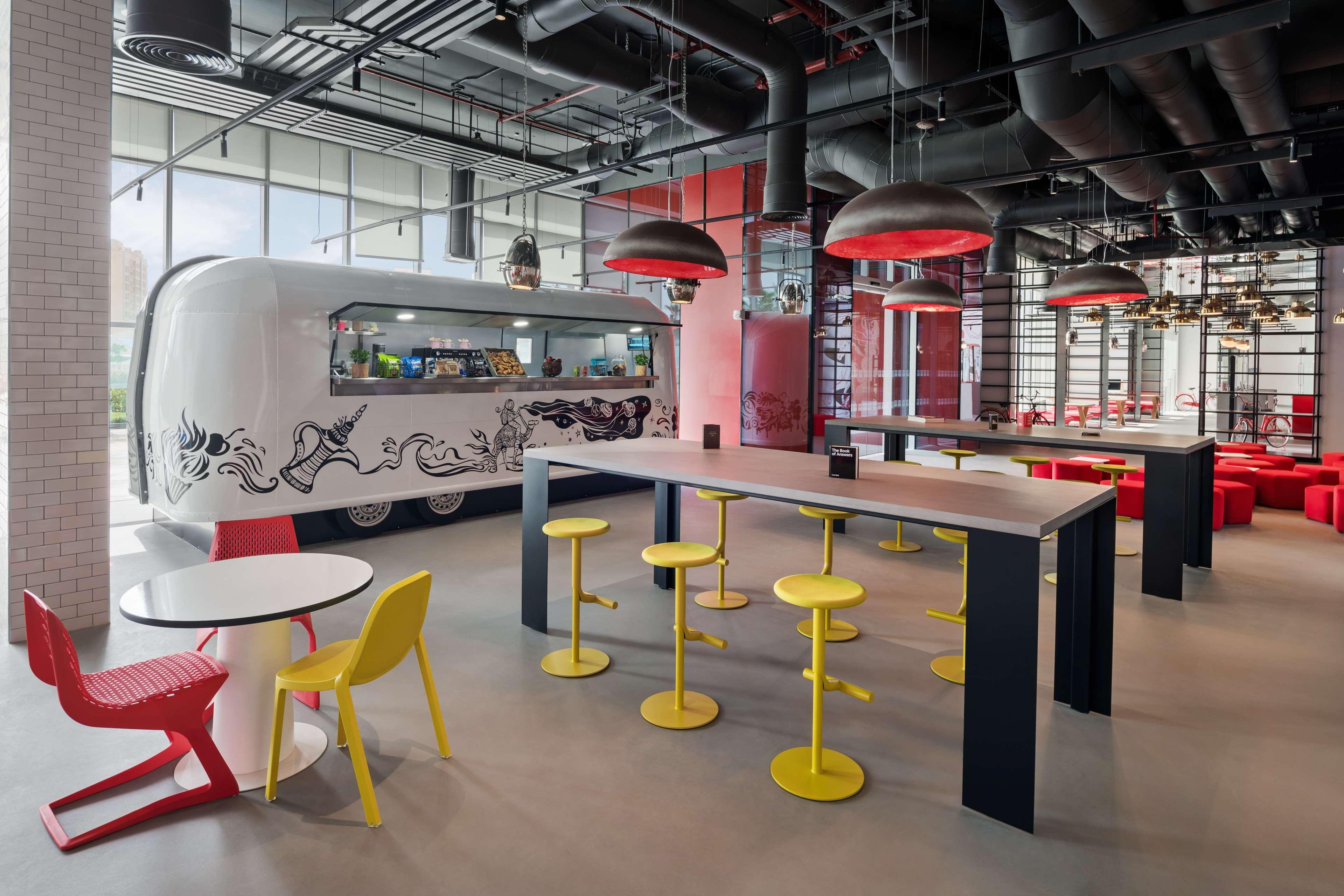 Vista Lobby Radisson Red Dubai Silicon Oasis