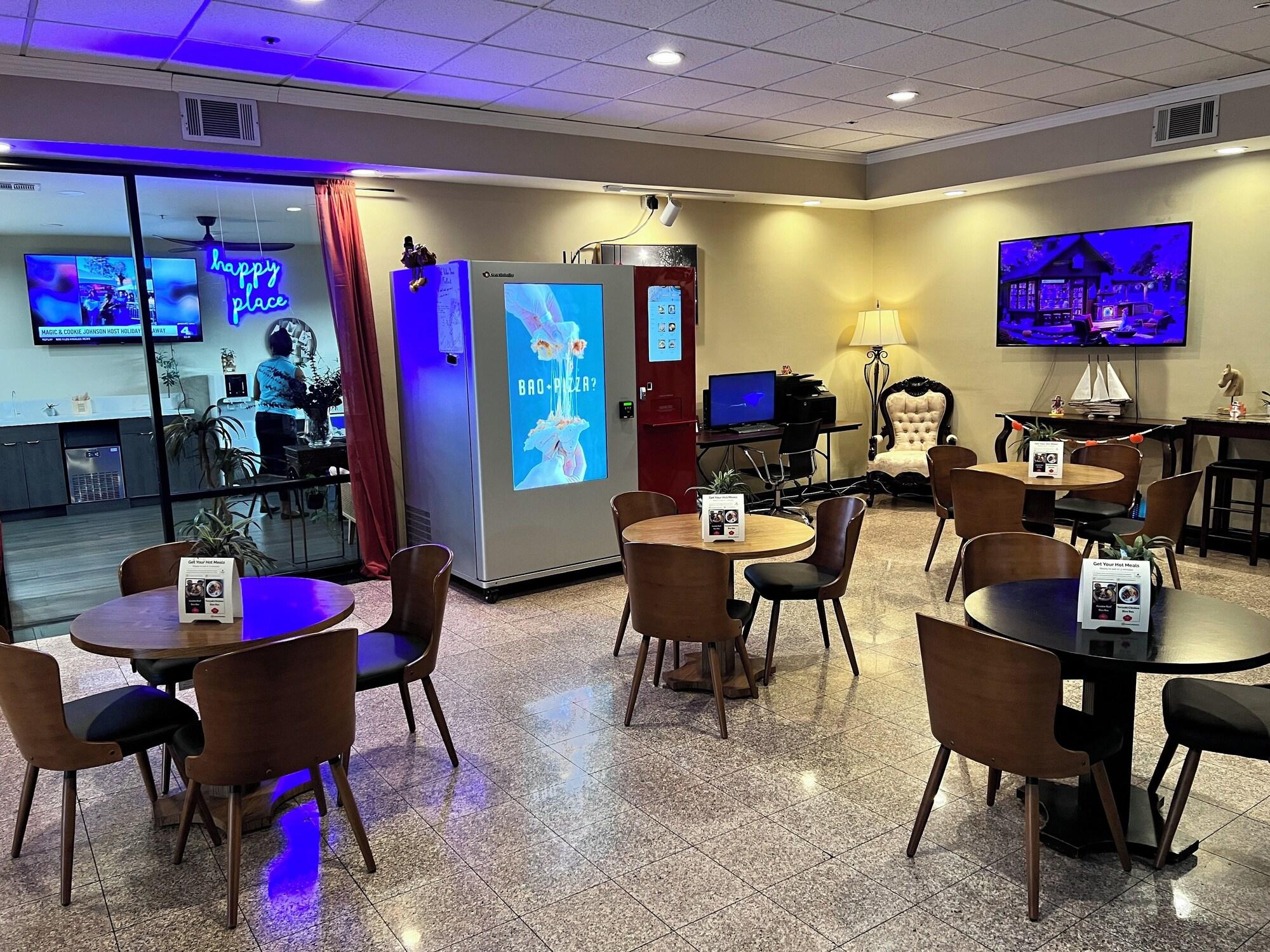 Vista Lobby GreenTree Inn & Suites Alhambra