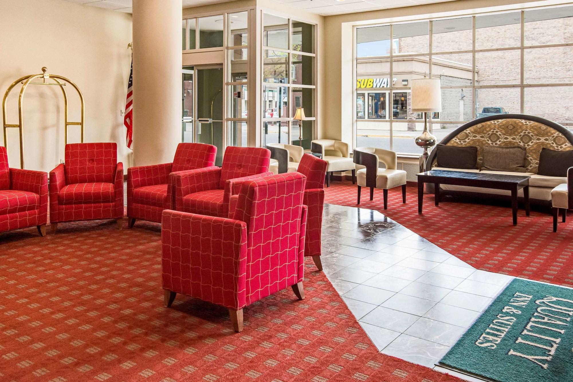 Vista Lobby Quality Inn & Suites