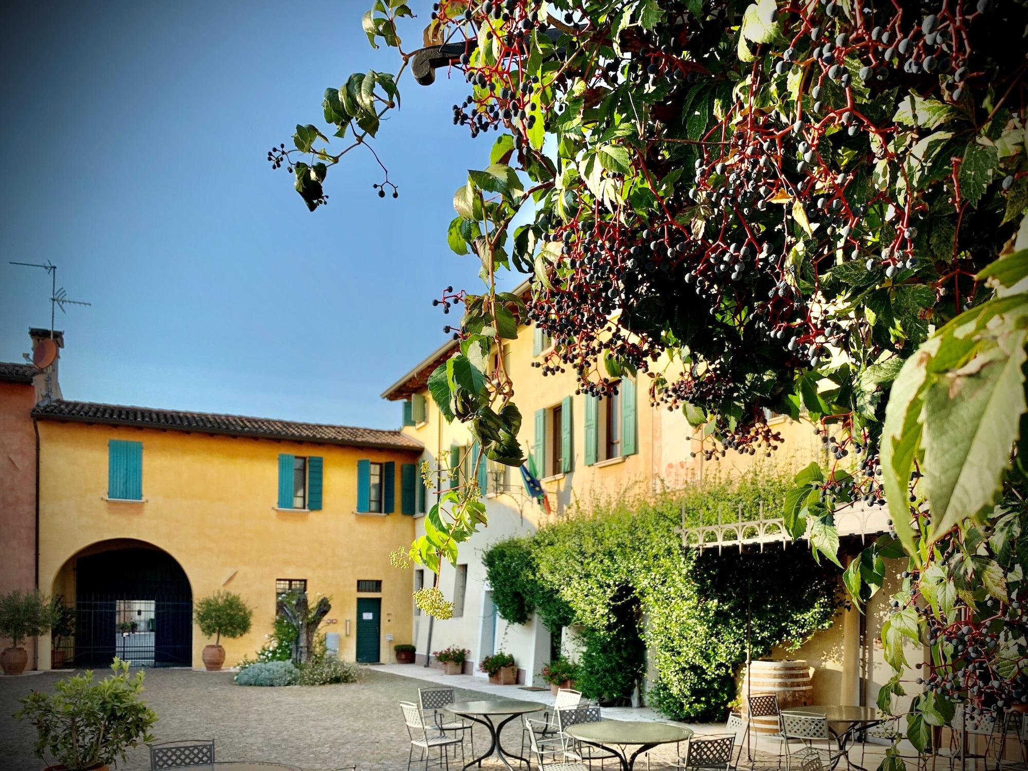 Comodidades del Alojamiento Corte Uccellanda