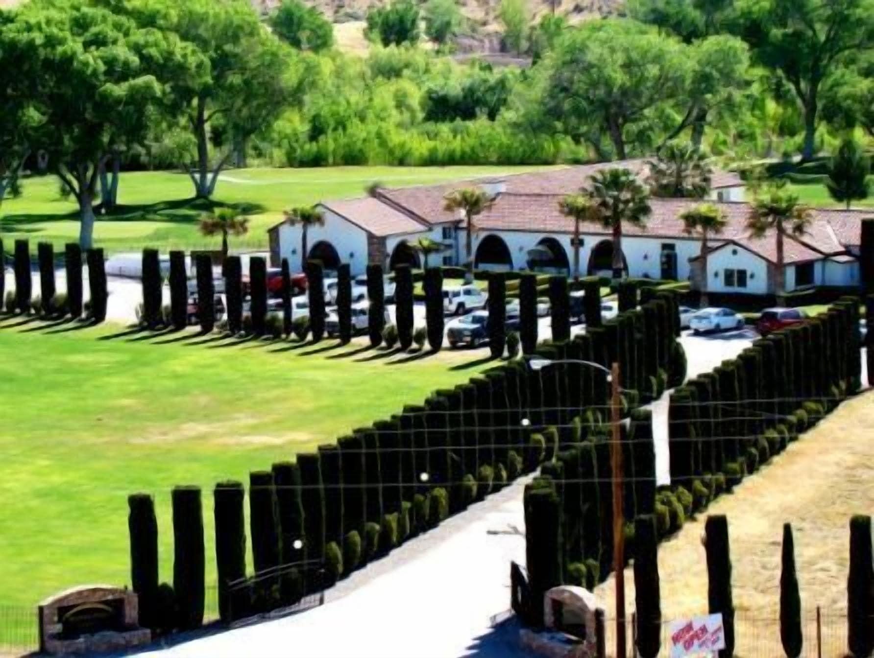 Varios Beaver Dam Lodge