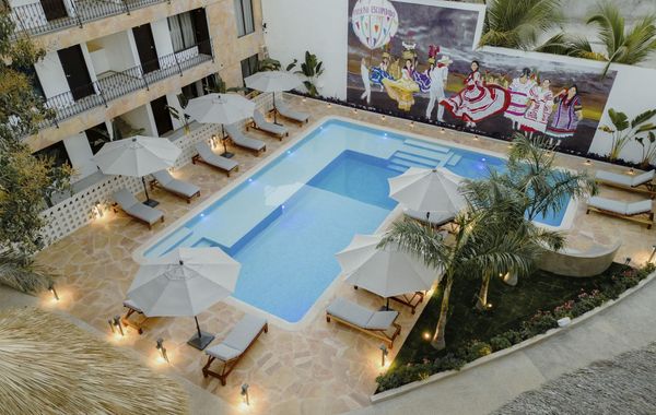 Hotel Camino Del Sol