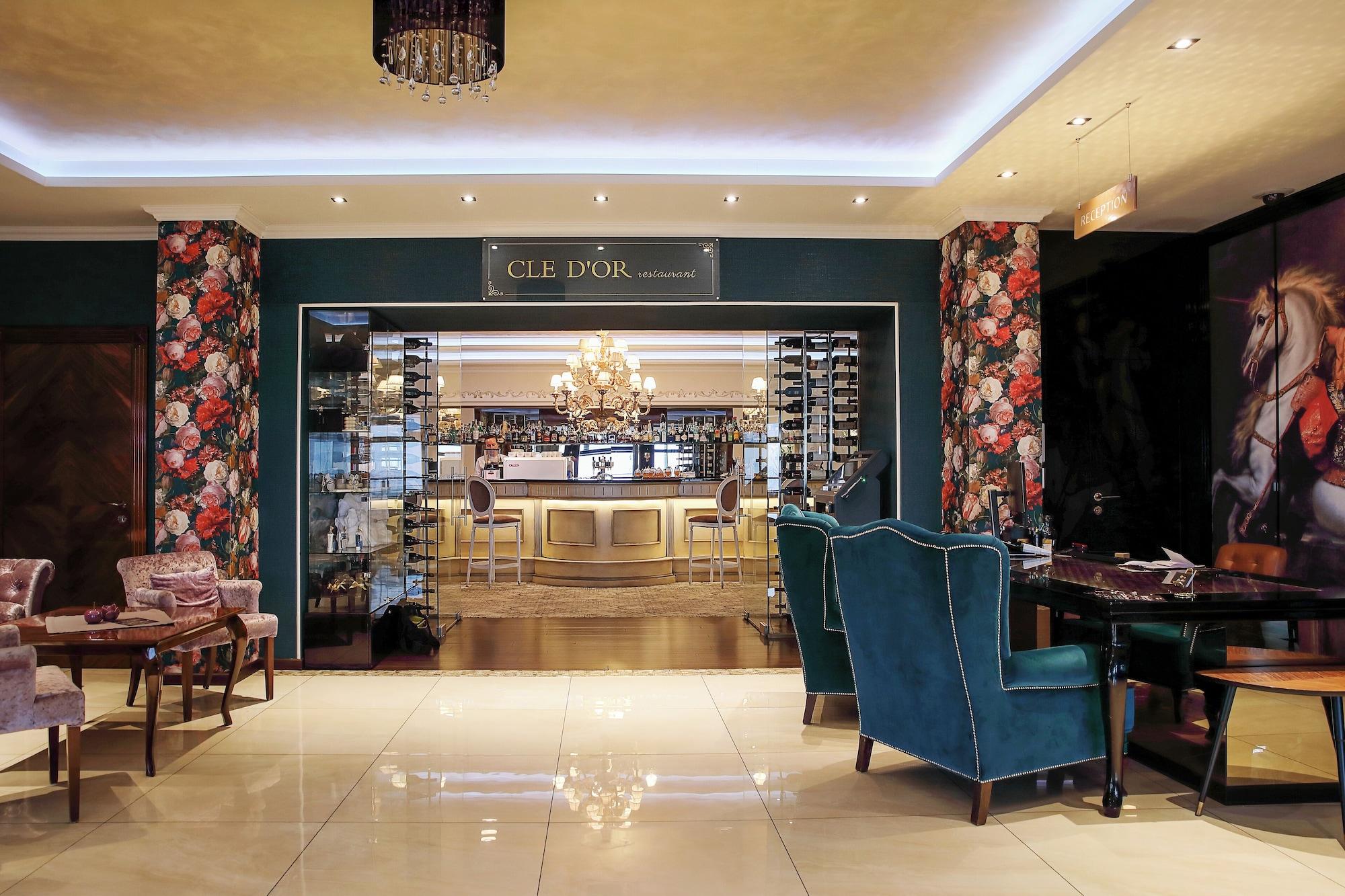 Vista Lobby Hotel Golden Key 4 Stars Superior