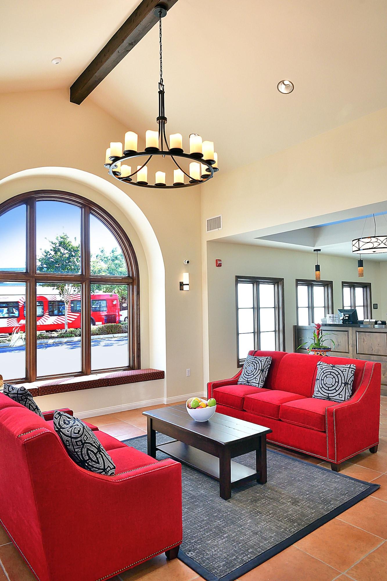 Vista Lobby Lamplighter Inn & Suites at SDSU
