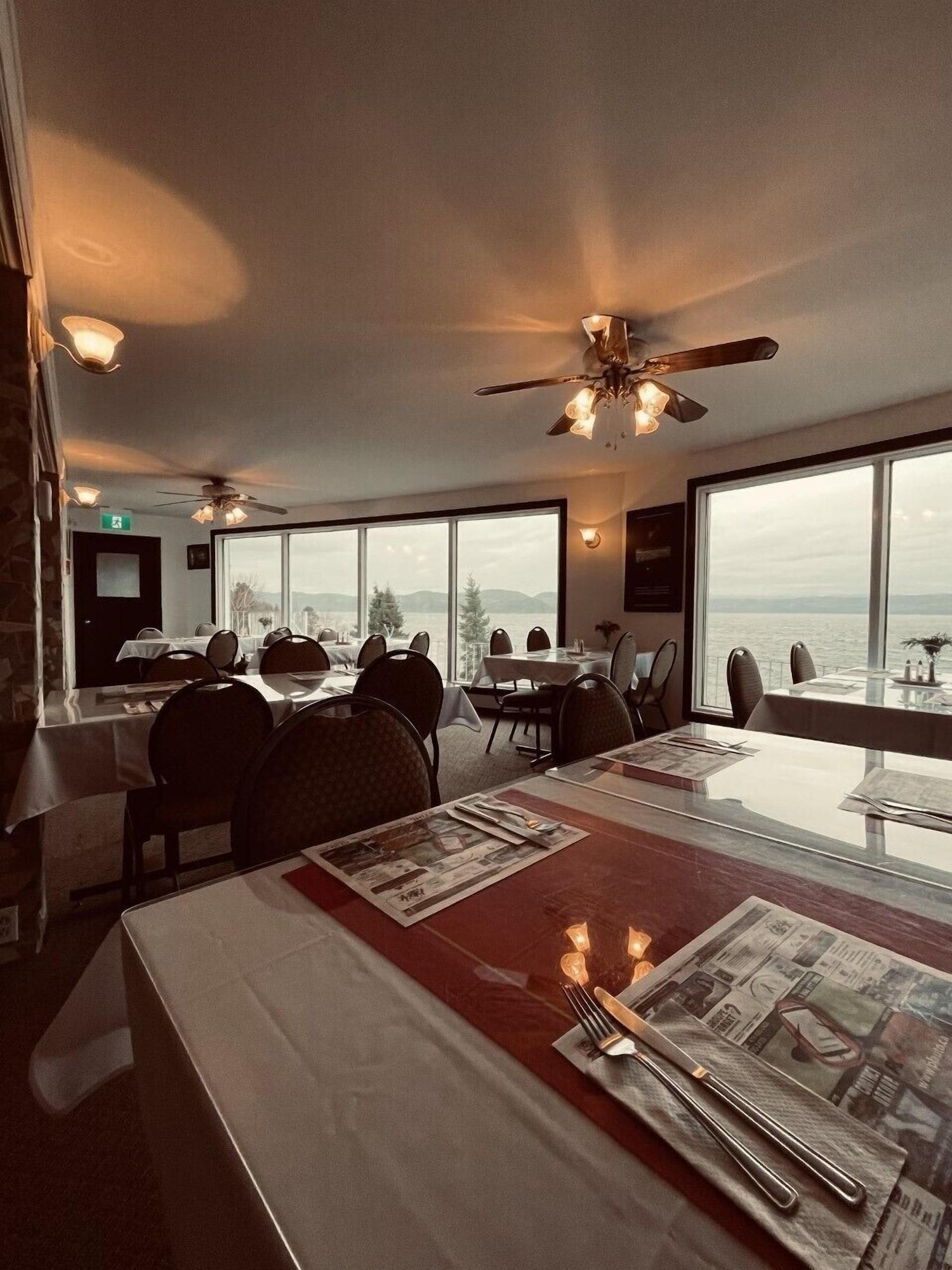 Restaurant Auberge de la Riviere Saguenay