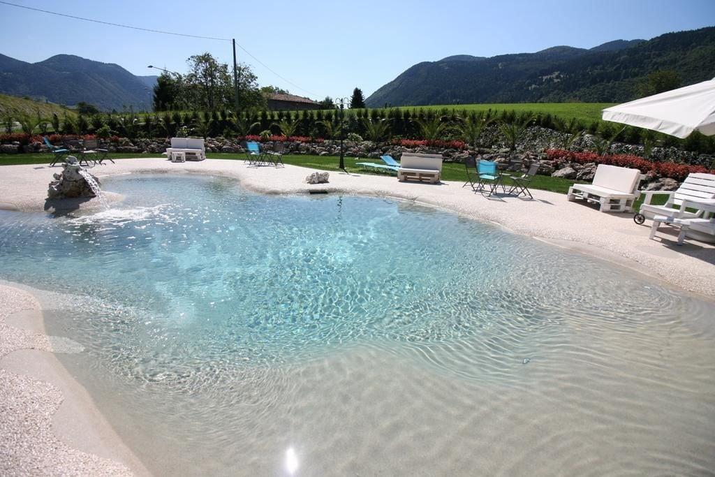 Vista Piscina Albergo Ristorante la Bussola