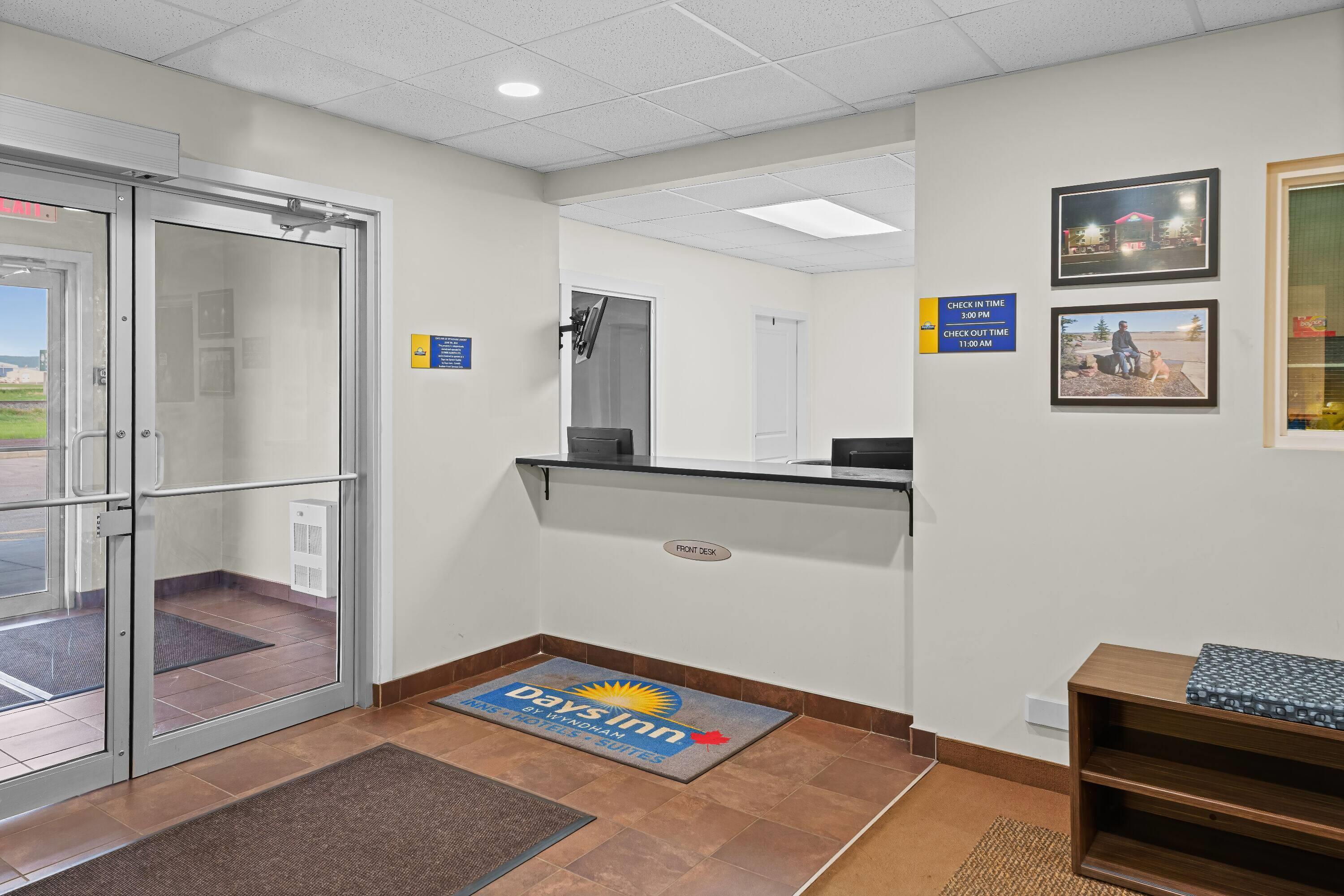 Vista Lobby Elk Island Studios – Lamont
