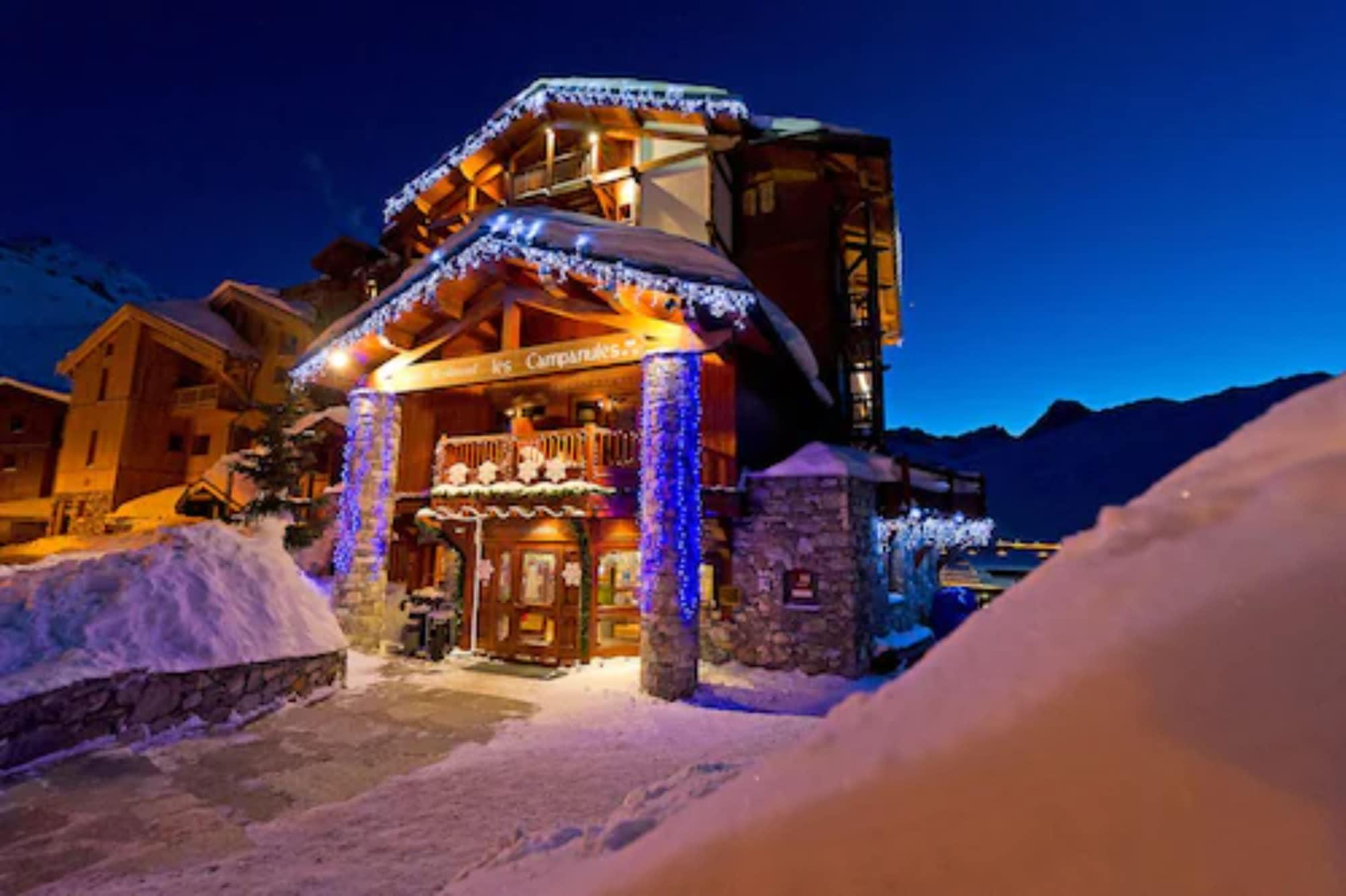 Vista Exterior Hôtel Les Campanules by Les Etincelles