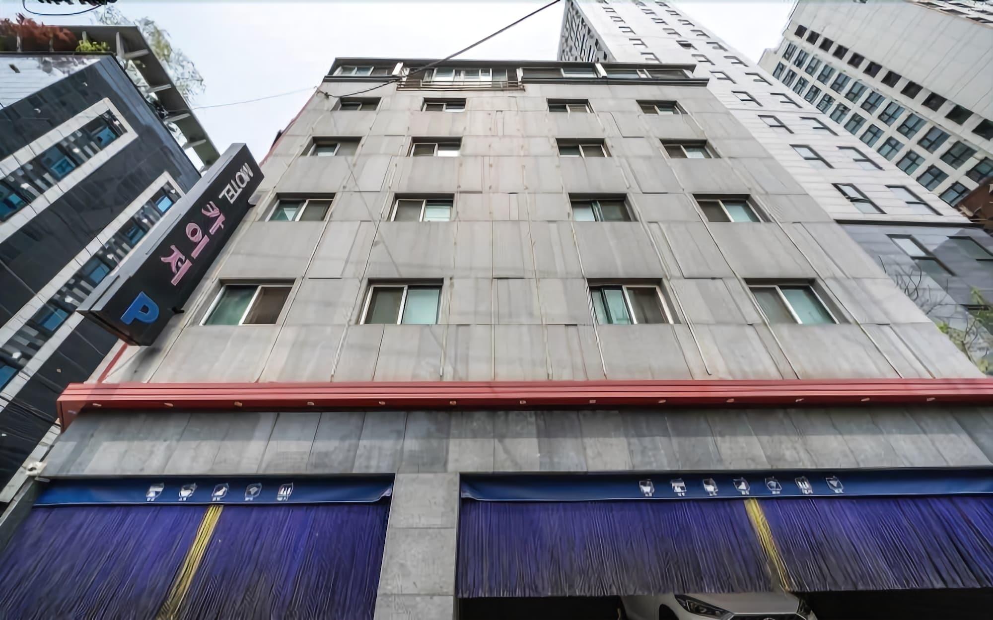 Vista Exterior Kazier MOTEL