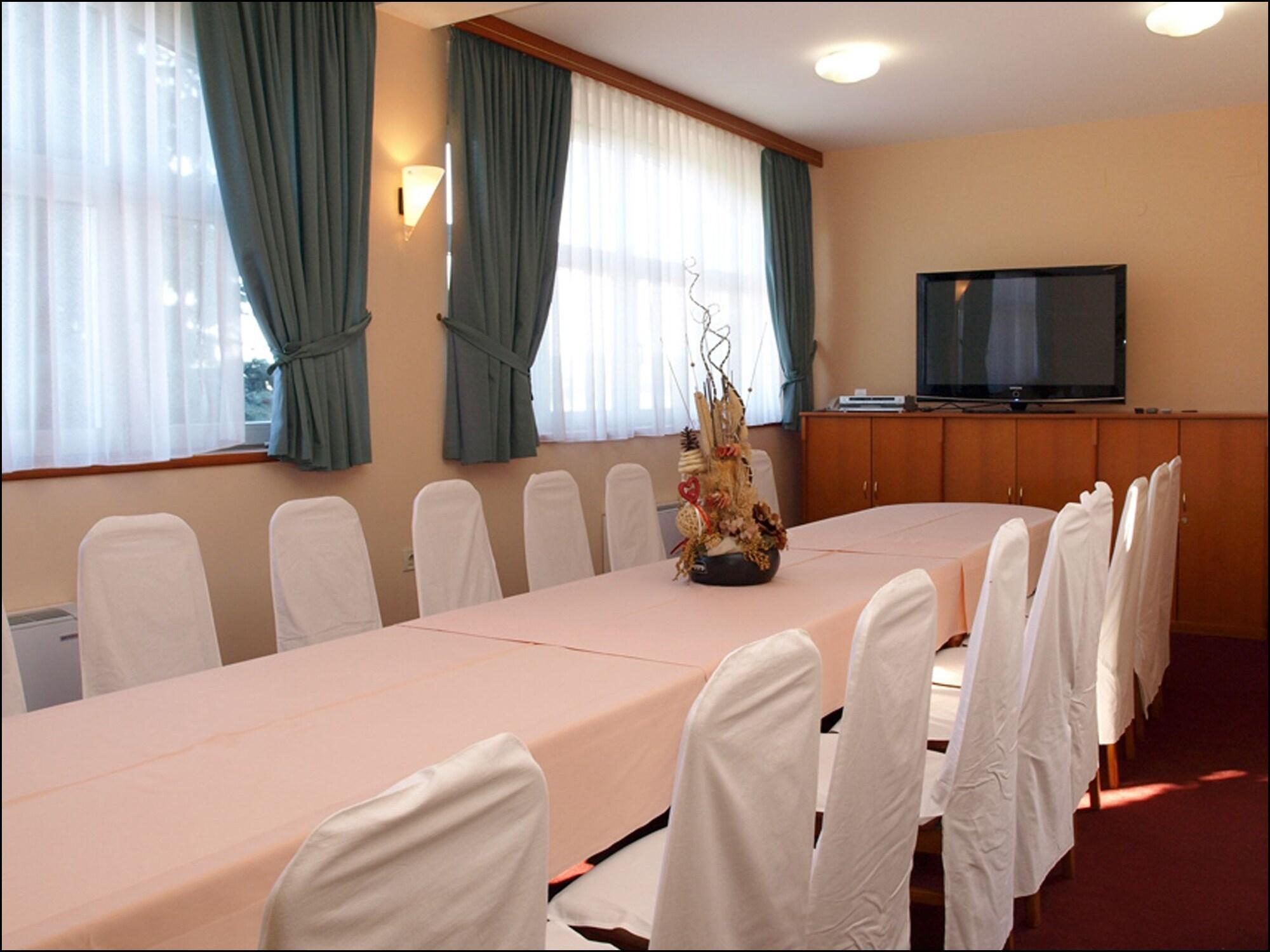 Centro de Negocios Hotel Lagus