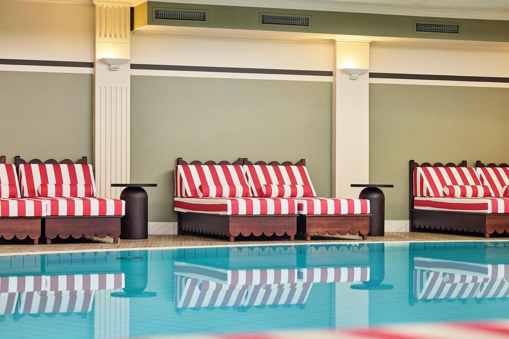 Vista Piscina Bristol Berlin, Vignette Collection by IHG